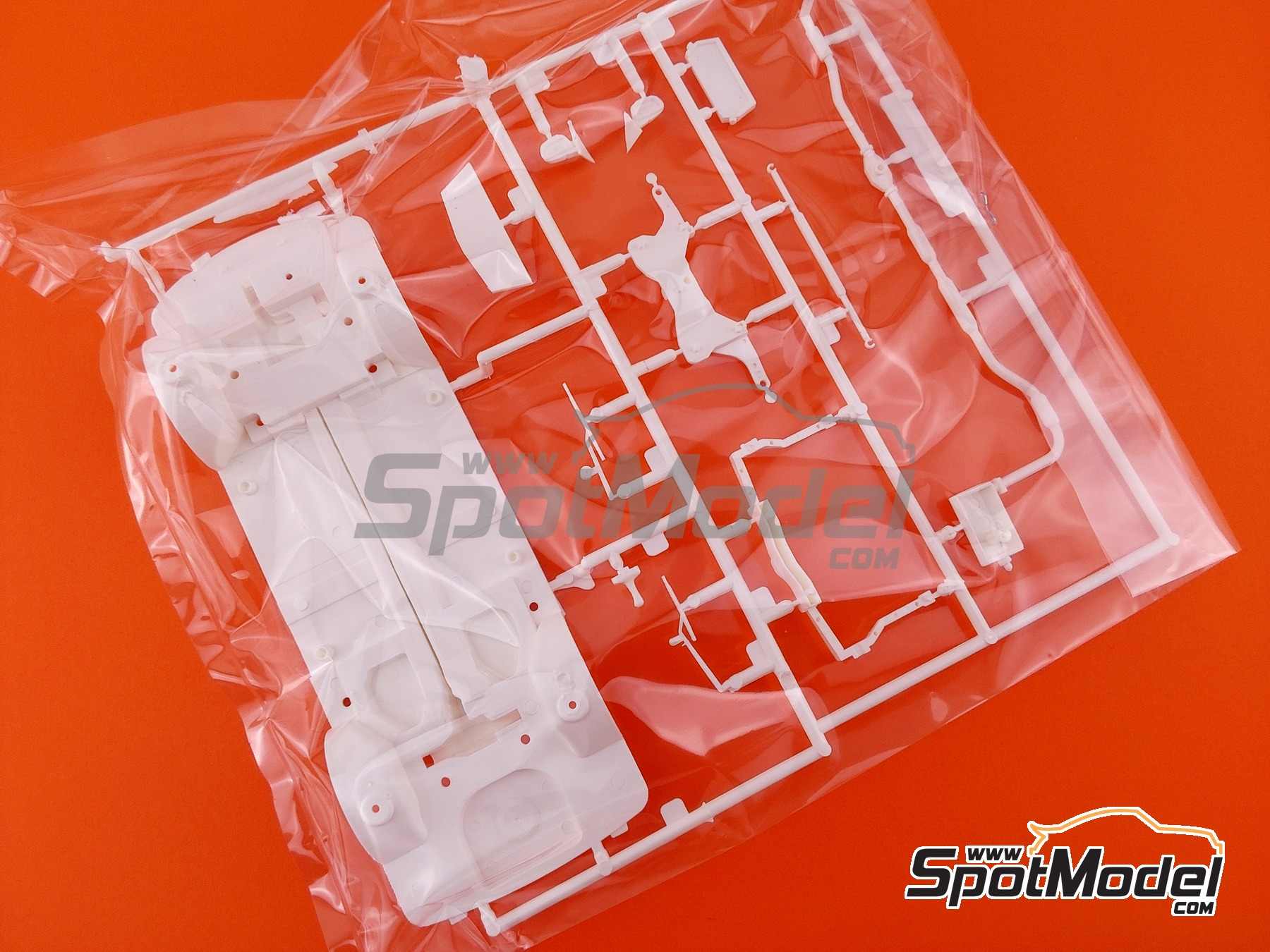 Image 7: Mitsubishi Lancer Evolution VI GSR | Car scale model kit in 1/24 scale manufactured by Fujimi (ref. FJ039237, also 4968728039237, 039237, ID-102 and 03923)