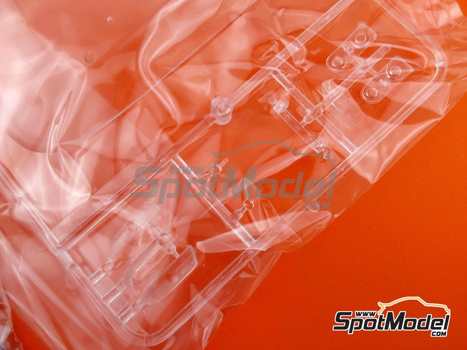 Image 13: Nissan Skyline GT-R BNR32 -  1989 | Car scale model kit in 1/24 scale manufactured by Fujimi (ref.&nbsp;FJ046532, also 4968728046532, 04653 and ID-10)