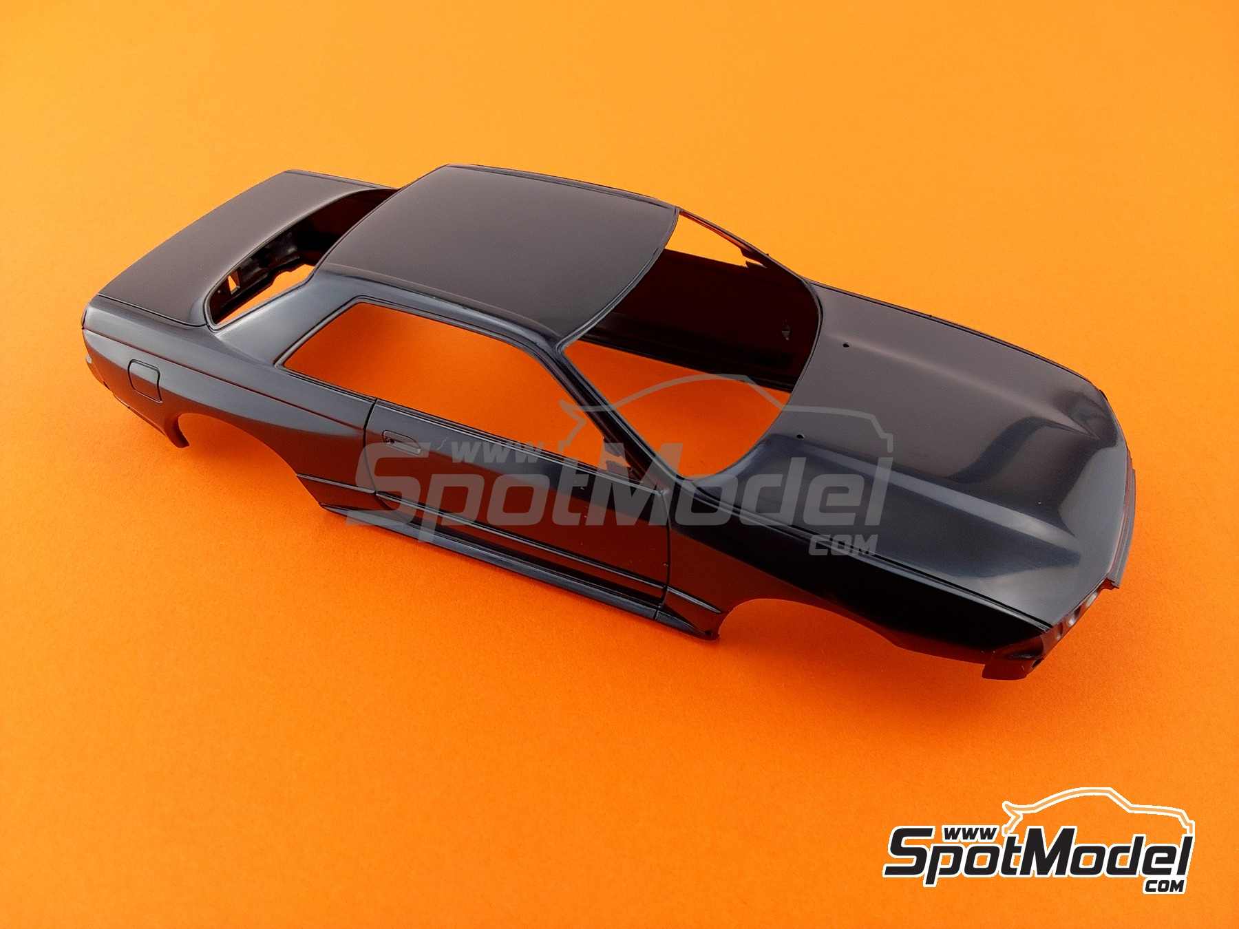 Image 15: Nissan Skyline GT-R BNR32 -  1989 | Car scale model kit in 1/24 scale manufactured by Fujimi (ref.&nbsp;FJ046532, also 4968728046532, 04653 and ID-10)