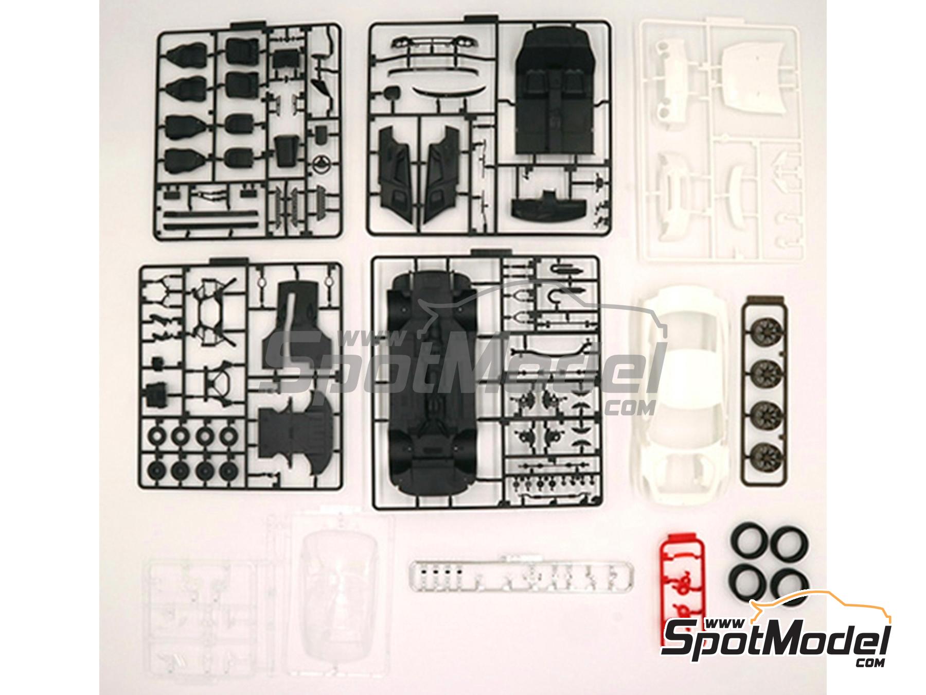 Image 4: Nissan Skyline GTR R35 con motor | Maqueta de coche en escala&nbsp;1/24 fabricado por Fujimi (ref.&nbsp;FJ04749, tambien 4968728047492, 04749 y ID-131)