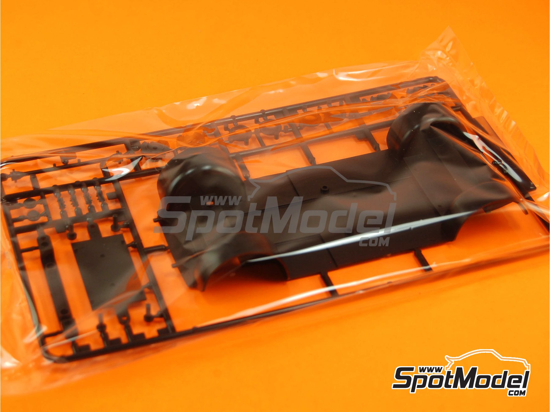 Image 8: De Tomaso Pantera GTS | Car scale model kit in 1/24 scale manufactured by Fujimi (ref.&nbsp;FJ125534, also 4968728125534, 125534 and RS-90)