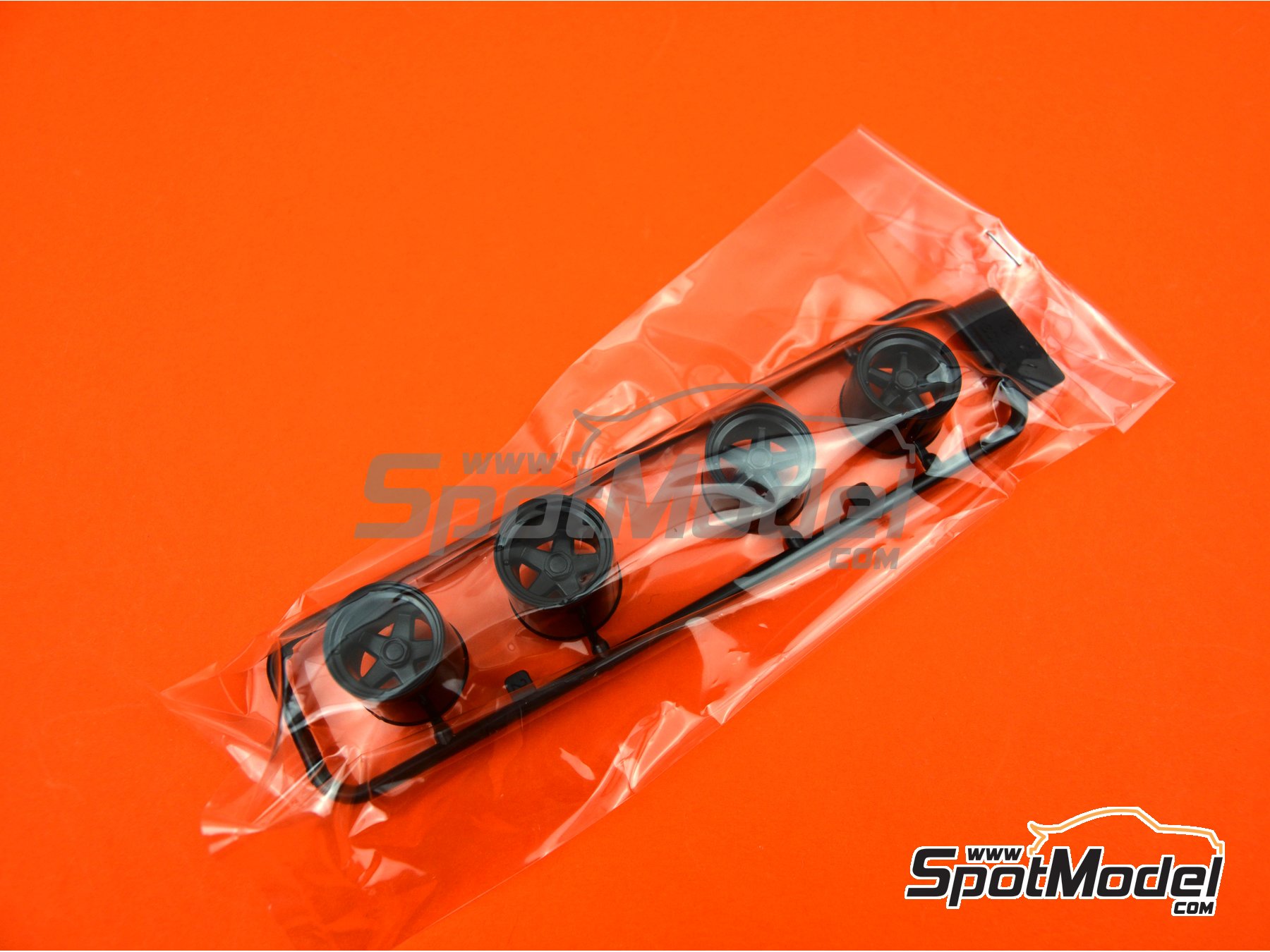 Image 9: Porsche 911 Carrera RSR Turbo Martini Rossi Porsche Audi - Watkins Glen 6 Hours 1974 | Model car kit in 1/24 scale manufactured by Fujimi (ref.&nbsp;FJ126494, also 126494 and RS-99)