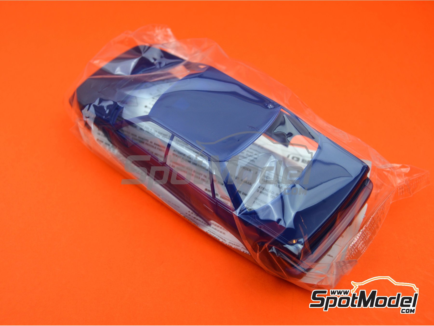 Image 3: Subaru Legacy RS Subaru Rally Team - New Zealand rally, Tour de Corse 1993 | Model car kit in 1/24 scale manufactured by Hasegawa (ref.&nbsp;20311)