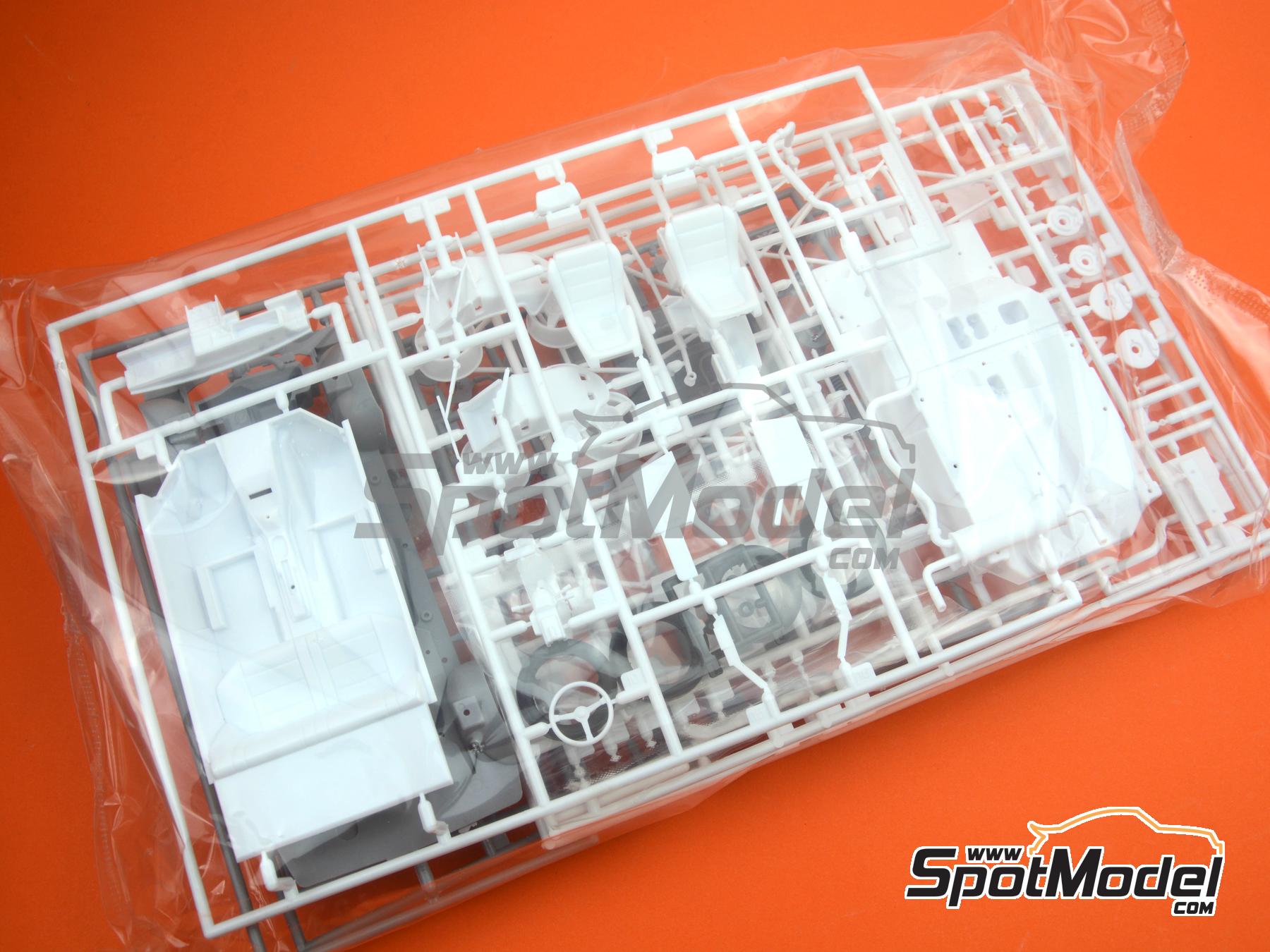 Image 5: Lancia Delta Integrale 16V Grupo N Equipo Procar patrocinado por Rothmans - Tour de Corse Rally de Francia 1990 | Maqueta de coche en escala&nbsp;1/24 fabricado por Hasegawa (ref.&nbsp;20573, tambien 4967834205734)