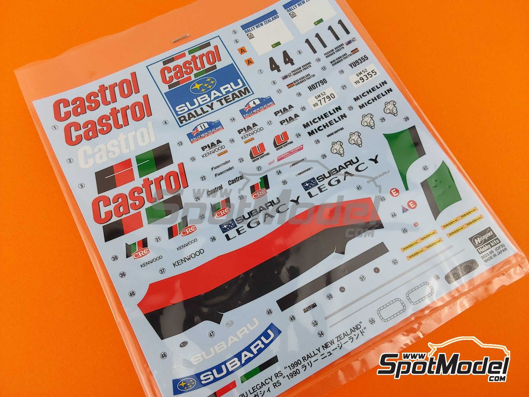 Image 8: Subaru Legacy RS Subaru Technica International Team sponsored by Castrol - New Zealand Rally 1990 | Car scale model kit in 1/24 scale manufactured by Hasegawa (ref.&nbsp;20636, also 4967834206366)