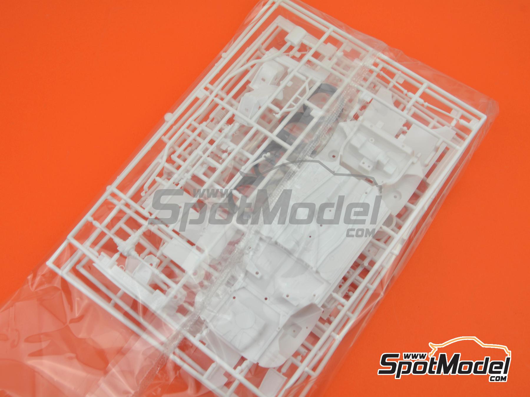 Image 6: Toyota Corolla WRC sponsored by Nastro Azzurro - Monza Rally Show 2003 | Car scale model kit in 1/24 scale manufactured by Hasegawa (ref.&nbsp;20686, also 4967834206861)