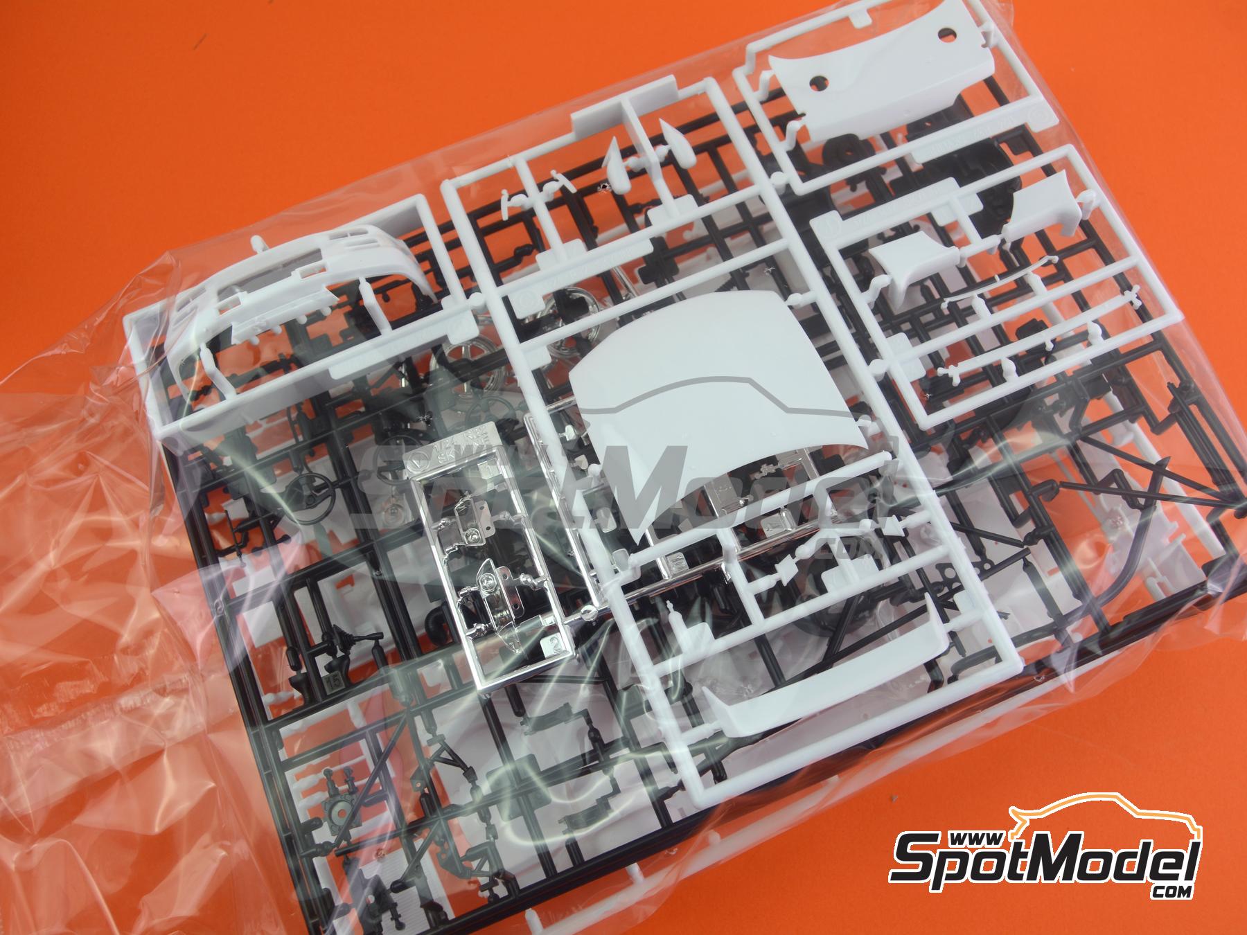 Hasegawa 20705: Car scale model kit 1/24 scale - Nissan