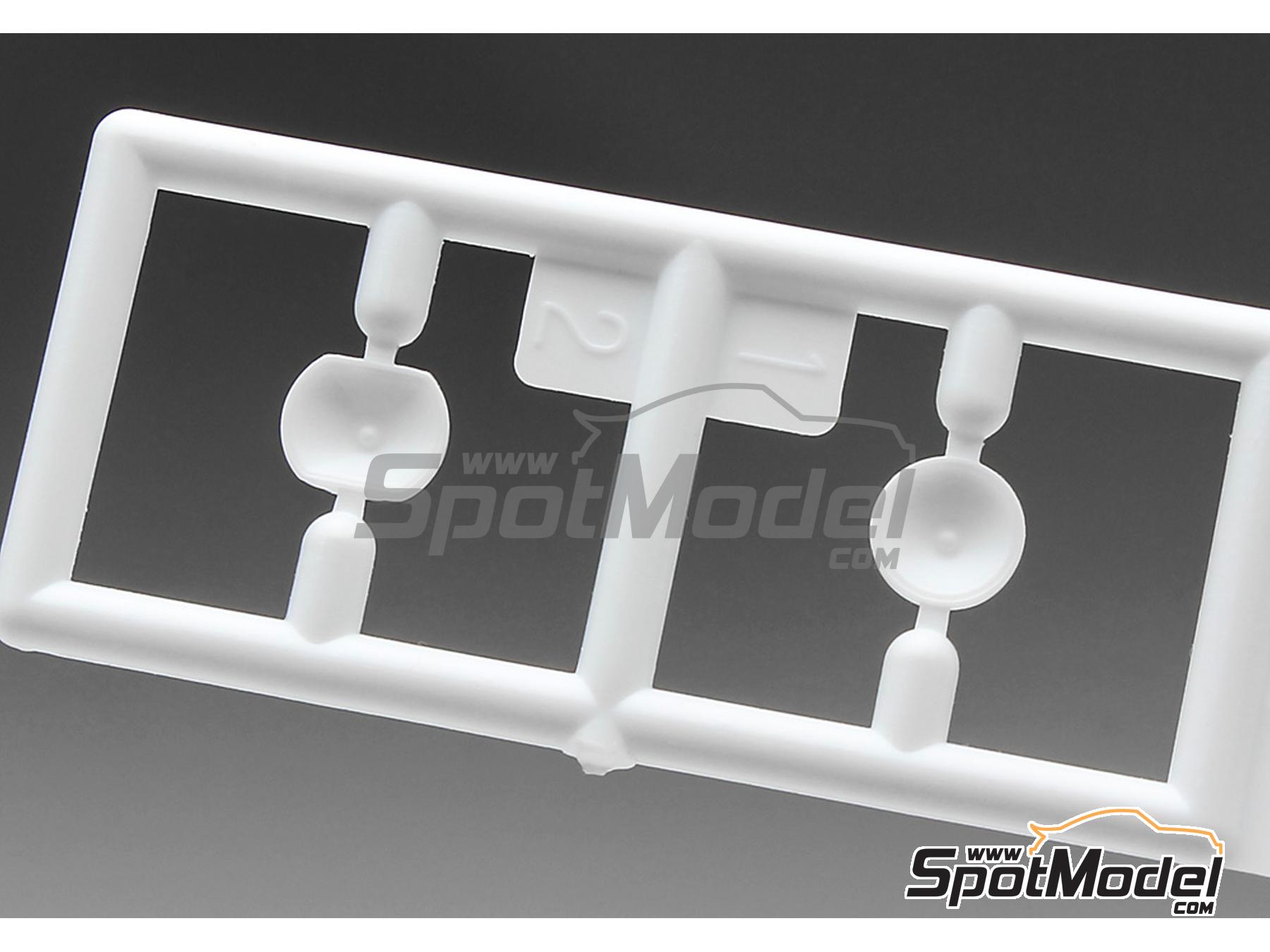 Image 6: Toyota 92C-V Toyota Sard Team sponsored by Kitz - 24 Hours Le Mans 1992 | Car scale model kit in 1/24 scale manufactured by Hasegawa (ref.&nbsp;20706, also 4967834207066)