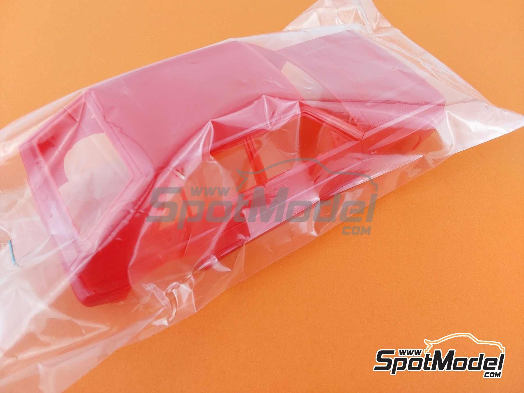 Image 13: Lancia Delta HF Integrale 16V | Car scale model kit in 1/24 scale manufactured by Hasegawa (ref. 20710, also 4967834207103)