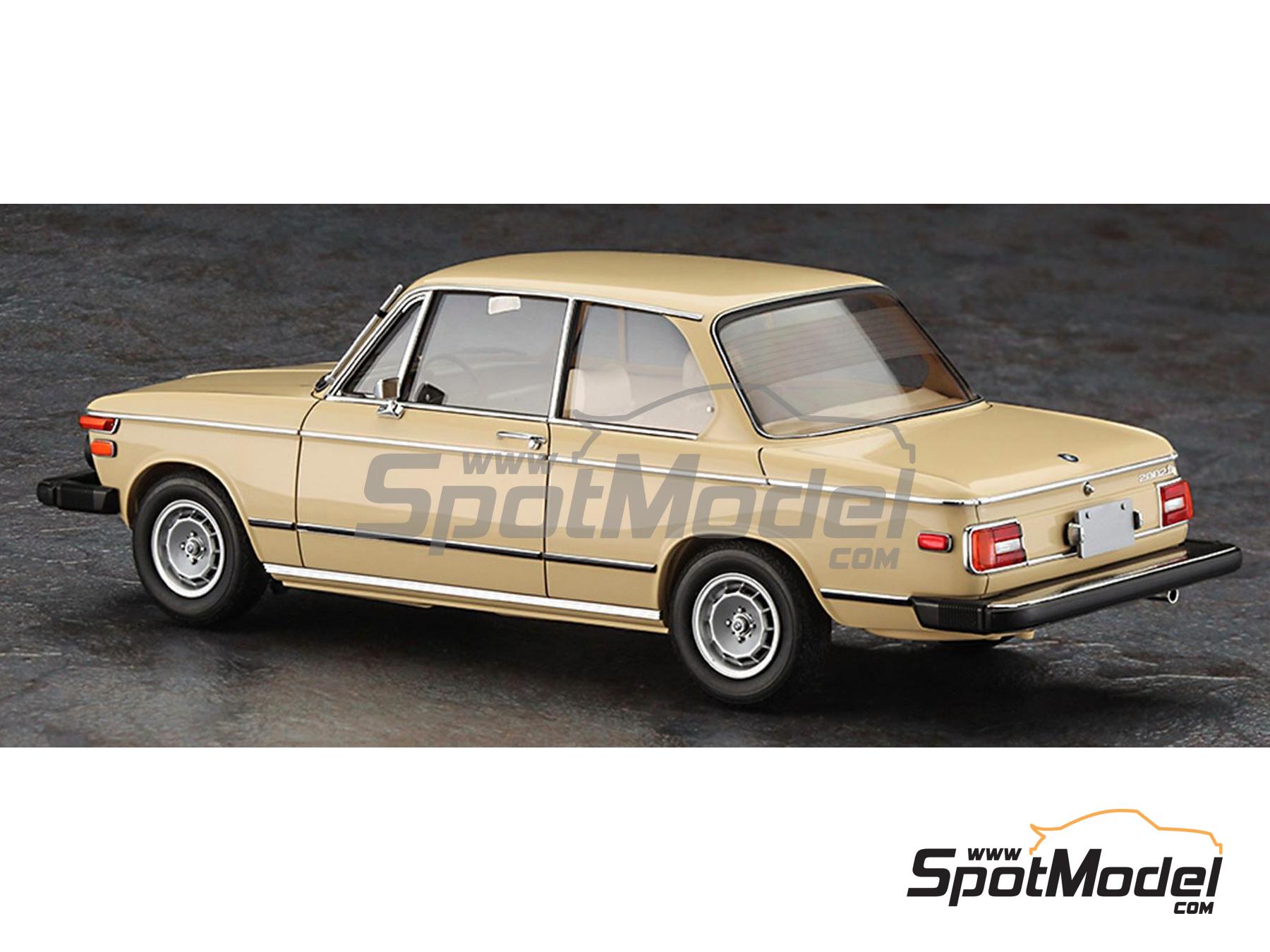 Image 3: BMW 2002 tii late model | Car scale model kit in 1/24 scale manufactured by Hasegawa (ref.&nbsp;20756, also 4967834207561)