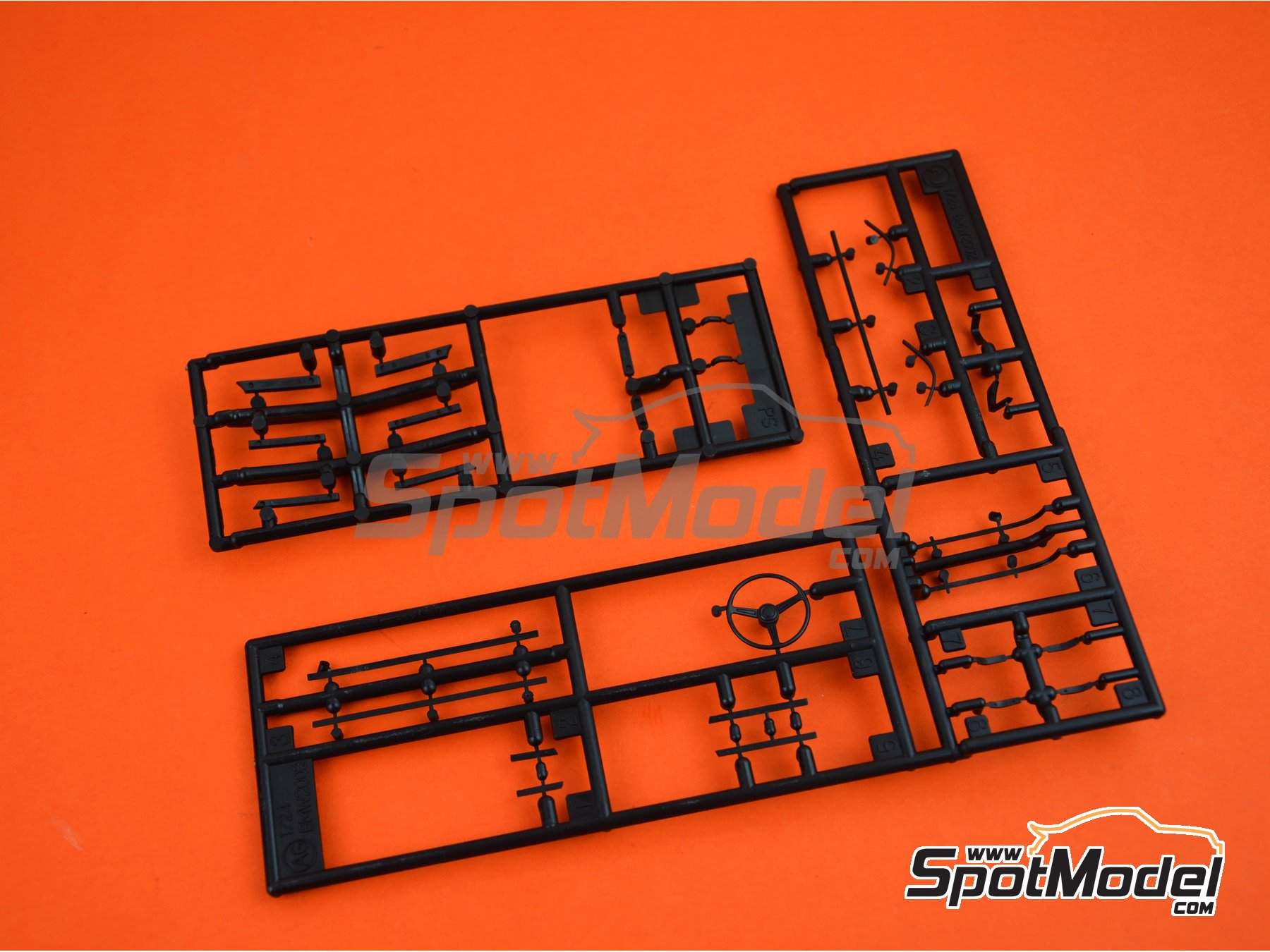 Image 19: BMW 2002 tii -  1971 | Car scale model kit in 1/24 scale manufactured by Hasegawa (ref.&nbsp;21123, also 4967834211230 and HC-23)