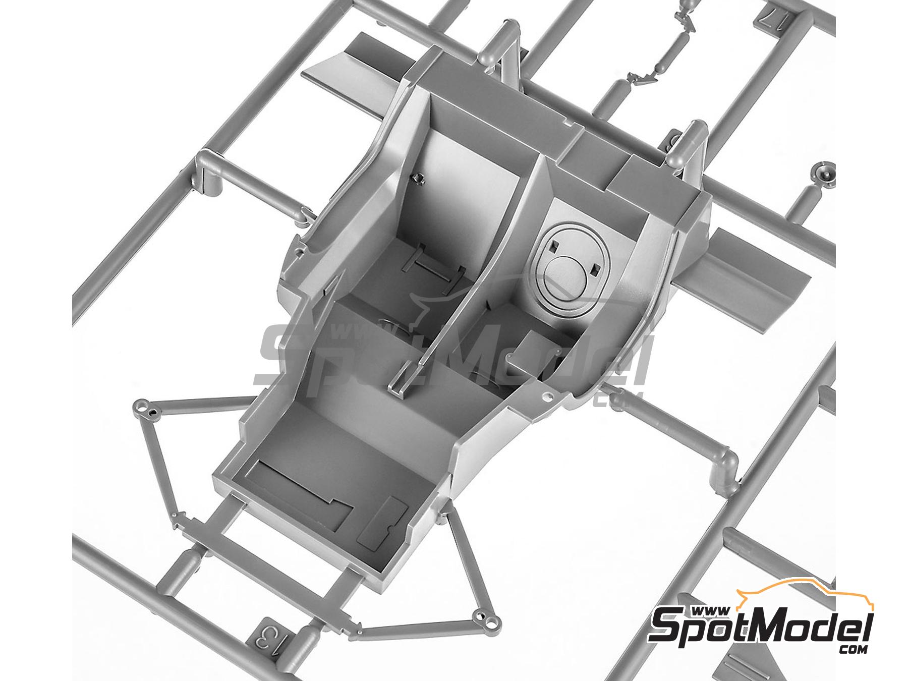 Image 13: Toyota 91C-V Tom's Team sponsored by Minolta - All Japan Sport Prototype Championship (JSPC) 1991 | Car scale model kit in 1/24 scale manufactured by Hasegawa (ref.&nbsp;21156, also 4967834211568, HC56 and 211568)
