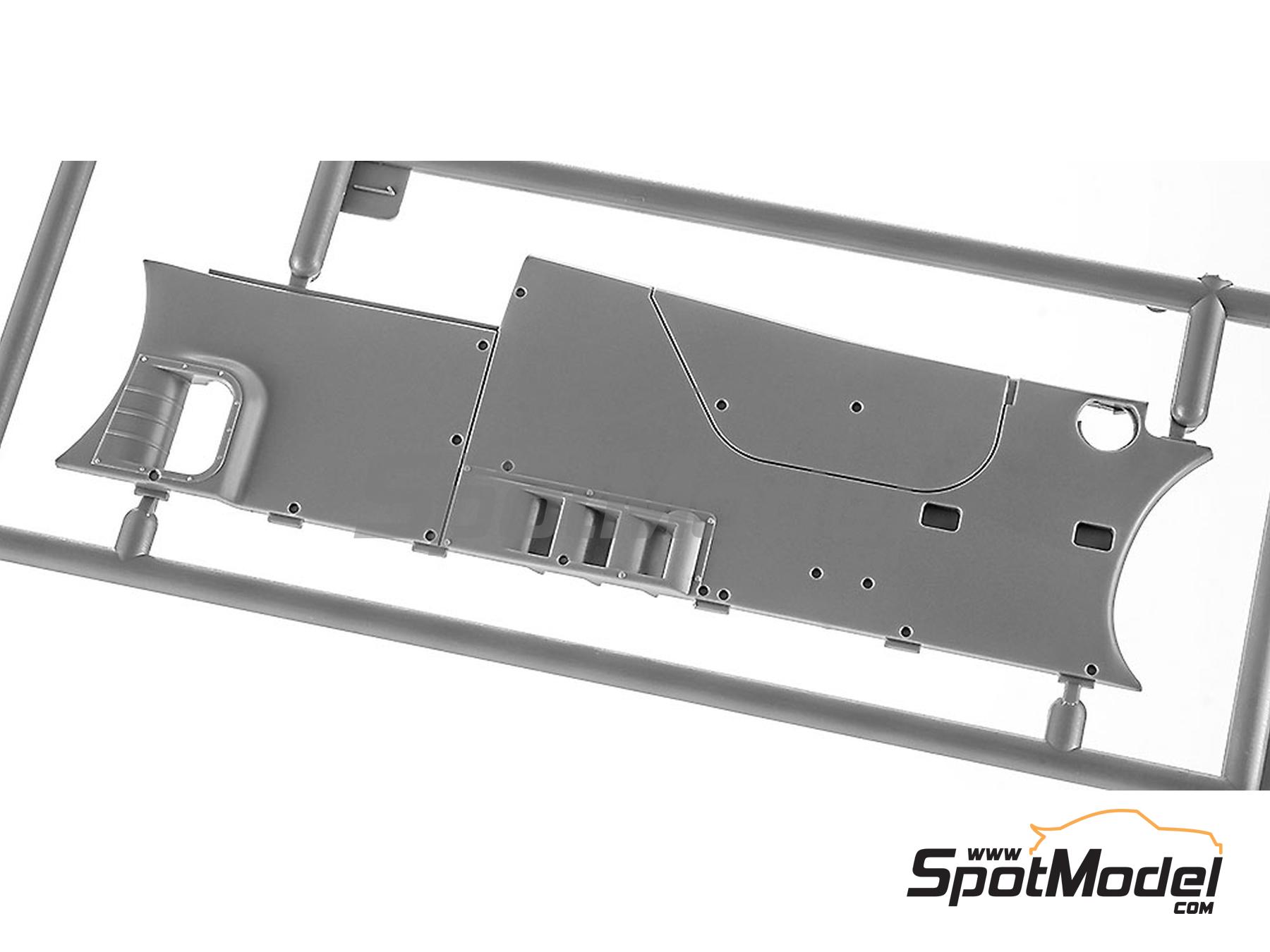 Image 15: Toyota 91C-V Tom's Team sponsored by Minolta - All Japan Sport Prototype Championship (JSPC) 1991 | Car scale model kit in 1/24 scale manufactured by Hasegawa (ref.&nbsp;21156, also 4967834211568, HC56 and 211568)