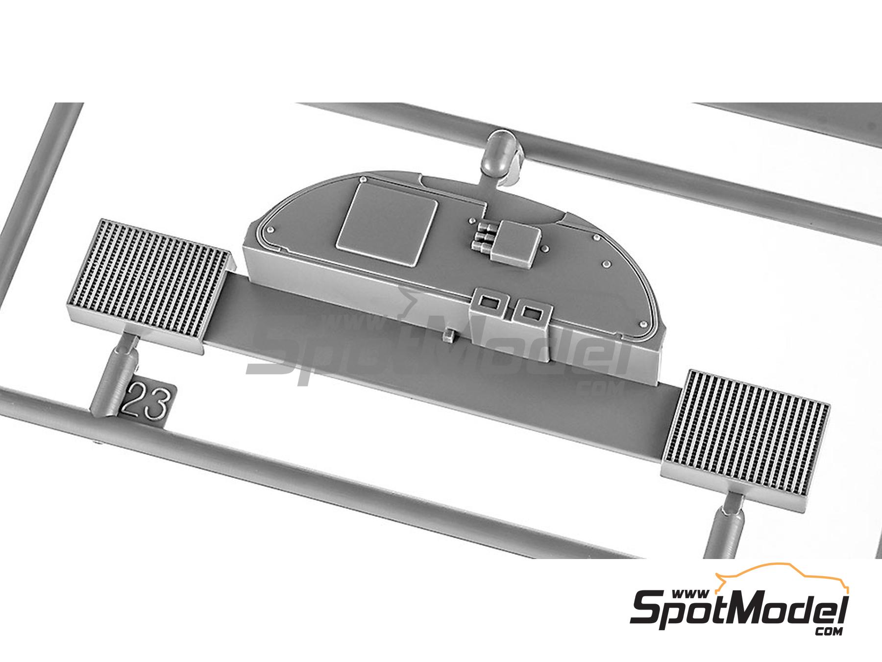 Image 16: Toyota 91C-V Tom's Team sponsored by Minolta - All Japan Sport Prototype Championship (JSPC) 1991 | Car scale model kit in 1/24 scale manufactured by Hasegawa (ref.&nbsp;21156, also 4967834211568, HC56 and 211568)