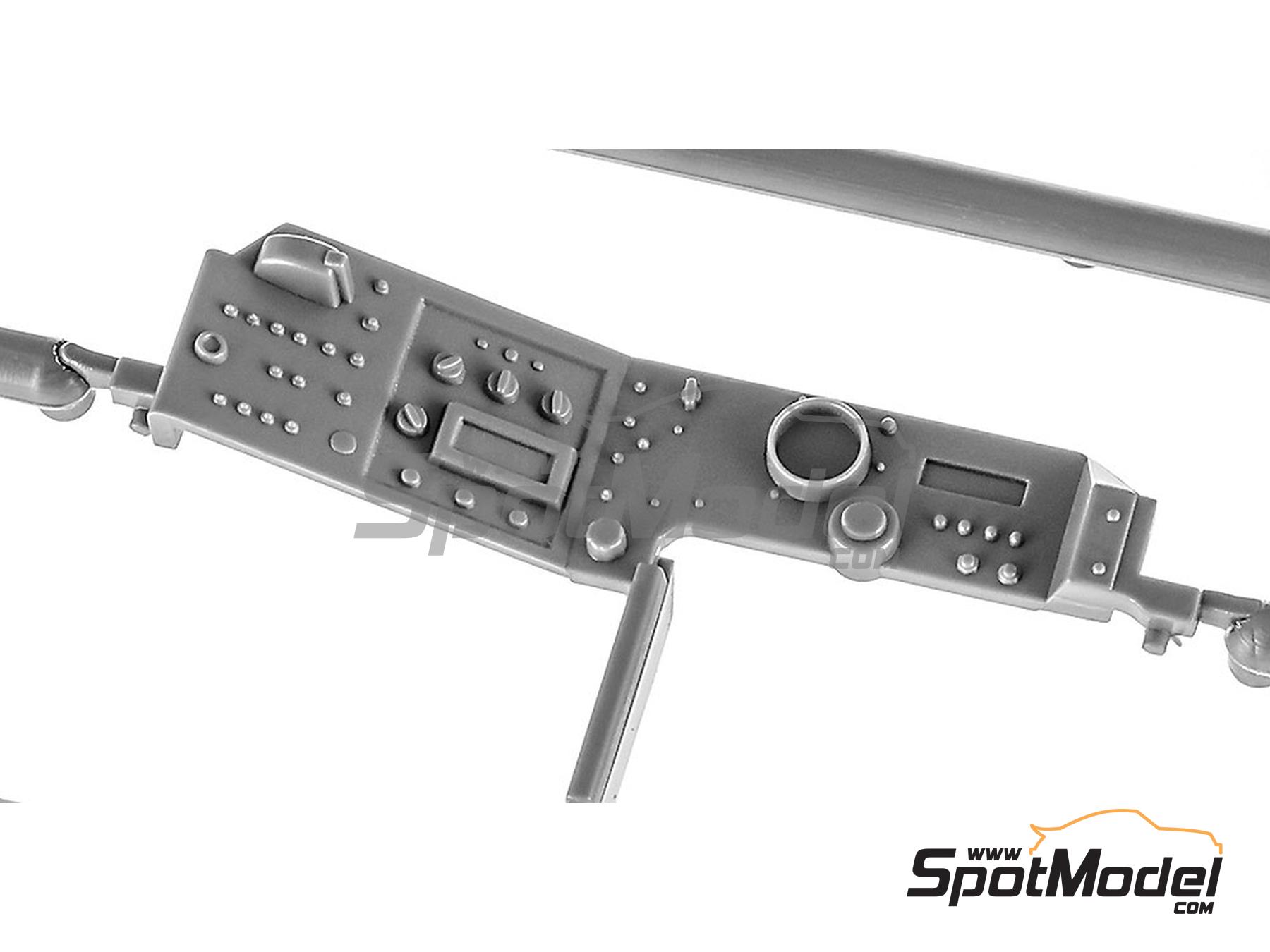 Image 17: Toyota 91C-V Tom's Team sponsored by Minolta - All Japan Sport Prototype Championship (JSPC) 1991 | Car scale model kit in 1/24 scale manufactured by Hasegawa (ref.&nbsp;21156, also 4967834211568, HC56 and 211568)