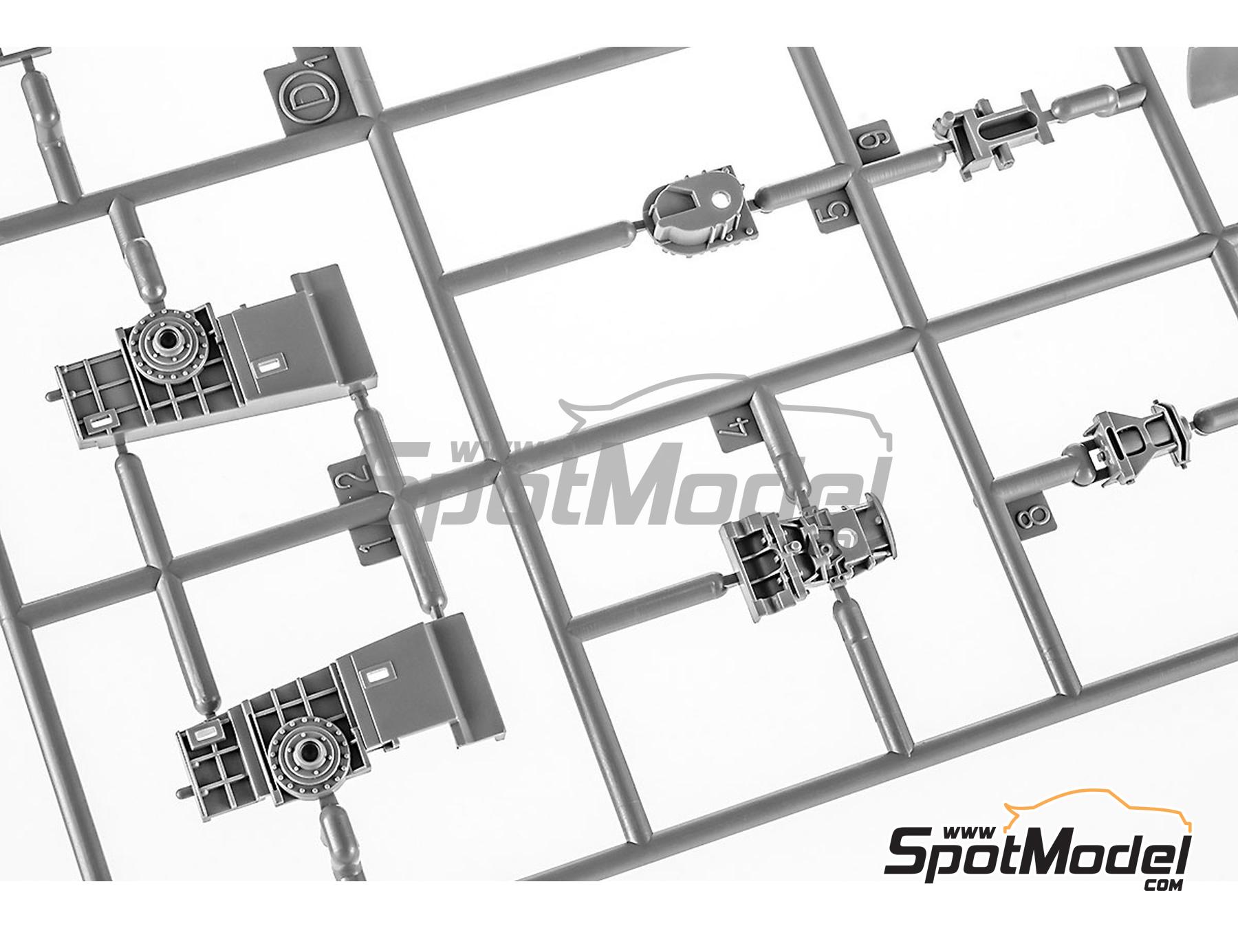 Image 21: Toyota 91C-V Tom's Team sponsored by Minolta - All Japan Sport Prototype Championship (JSPC) 1991 | Car scale model kit in 1/24 scale manufactured by Hasegawa (ref.&nbsp;21156, also 4967834211568, HC56 and 211568)