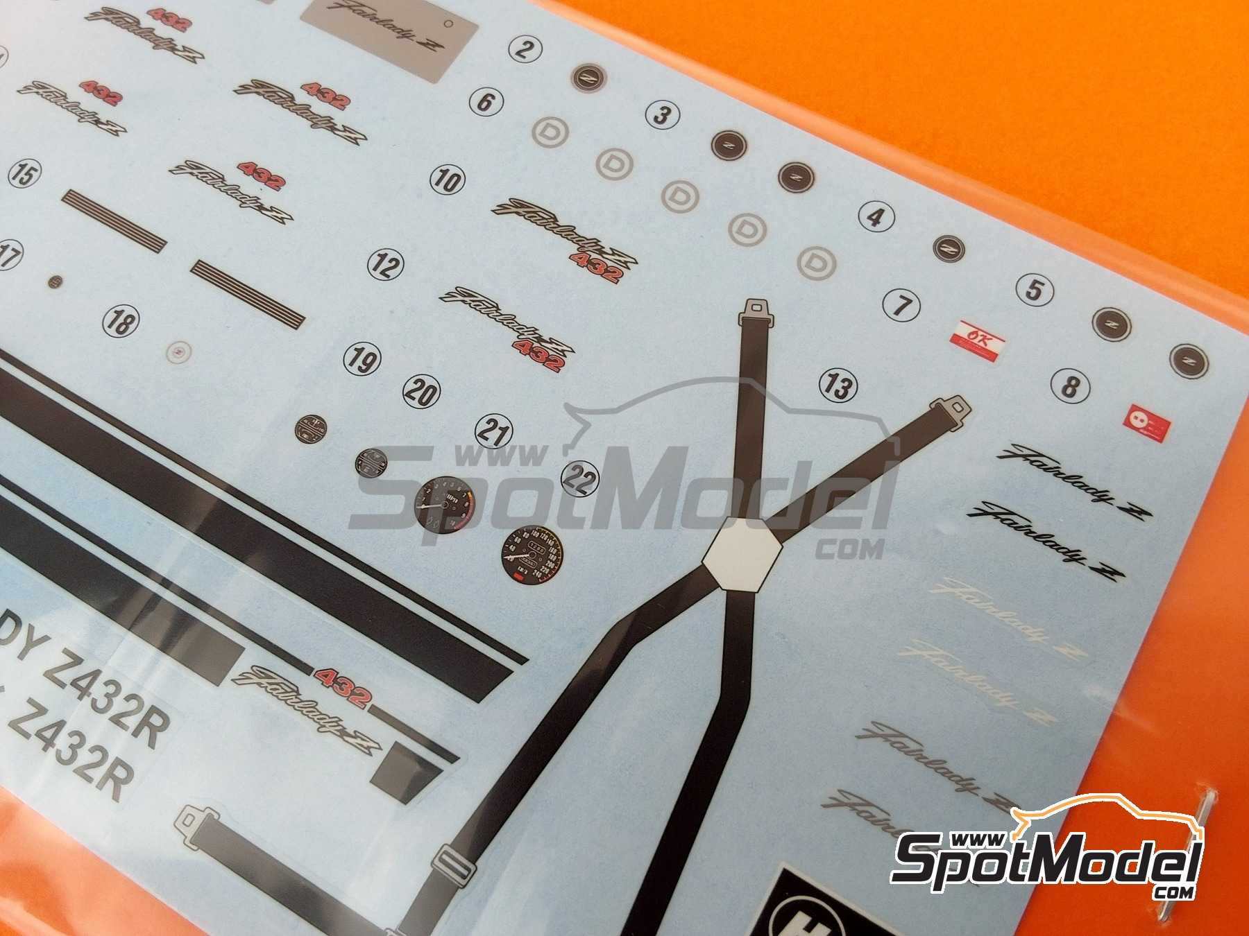 Image 10: Nissan Fairlady Z432R -  1970 | Car scale model kit in 1/24 scale manufactured by Hasegawa (ref.&nbsp;21218, also 4967834211186 and HC-18)
