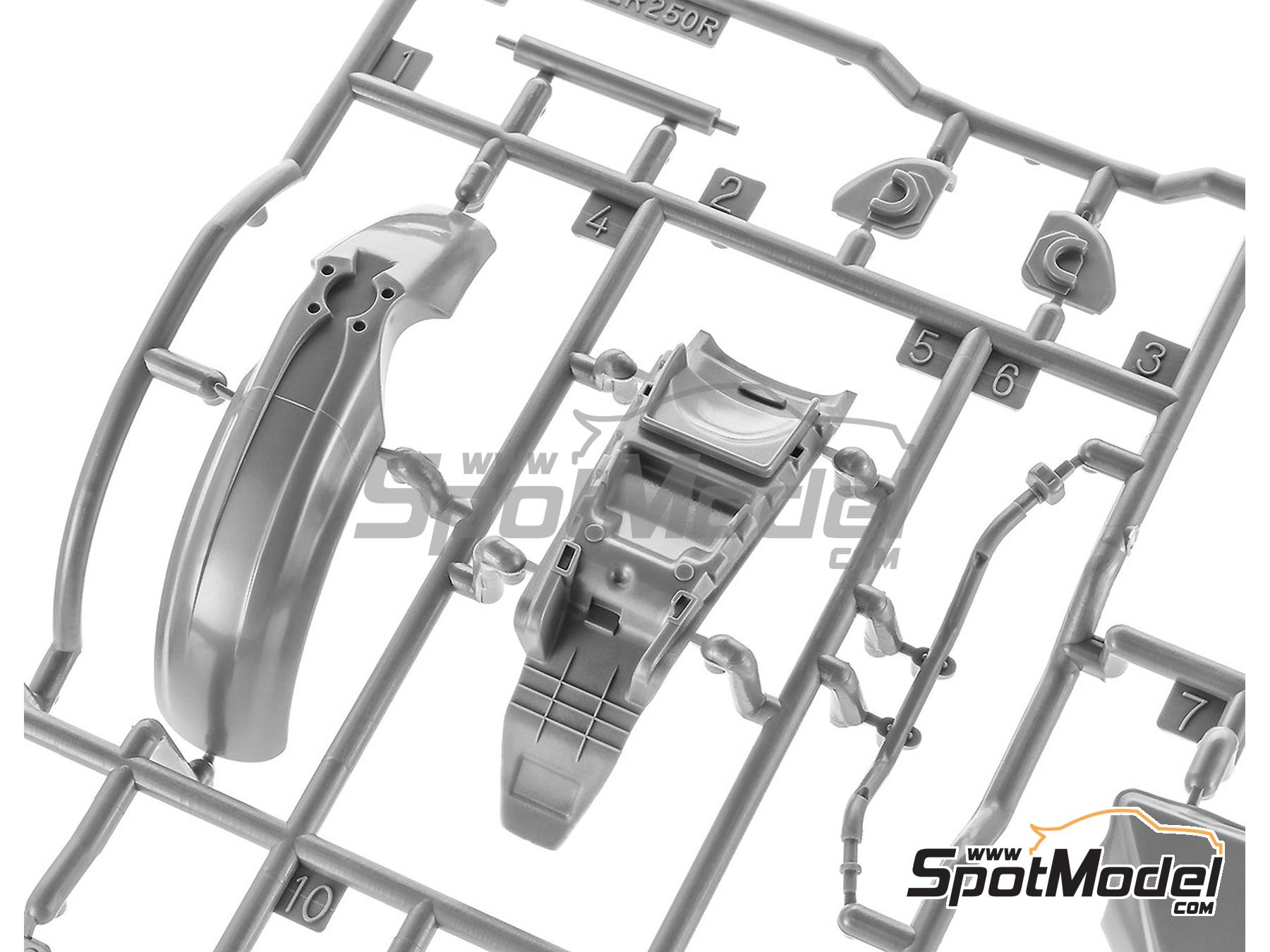 Image 5: Honda XLR Baja (MD22) -  1991 | Maqueta de moto en escala 1/12 fabricado por Hasegawa (ref. 21516, tambien 4967834215160 y BK16)