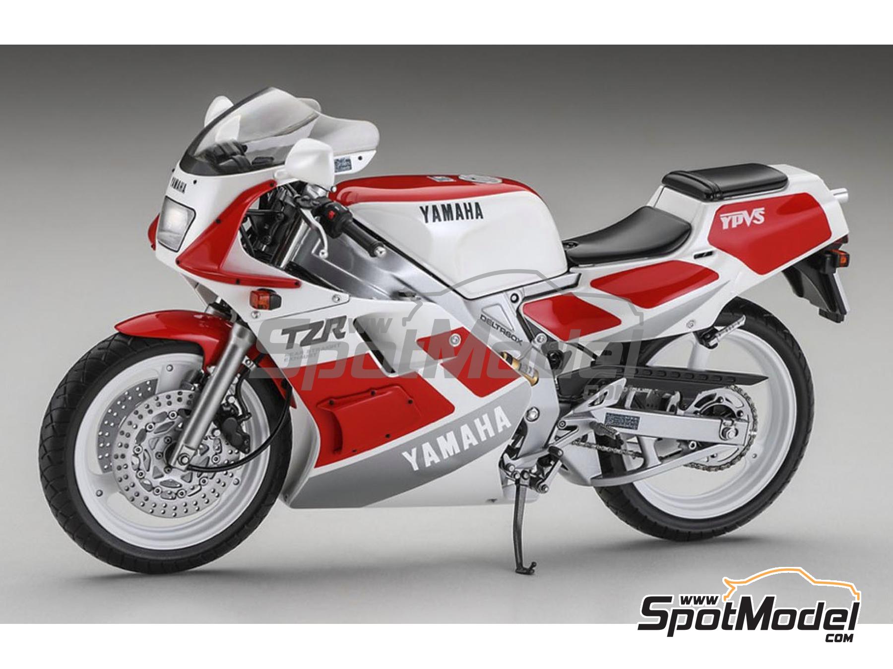Hasegawa 21517: Motorbike scale model kit 1/12 scale - Yamaha