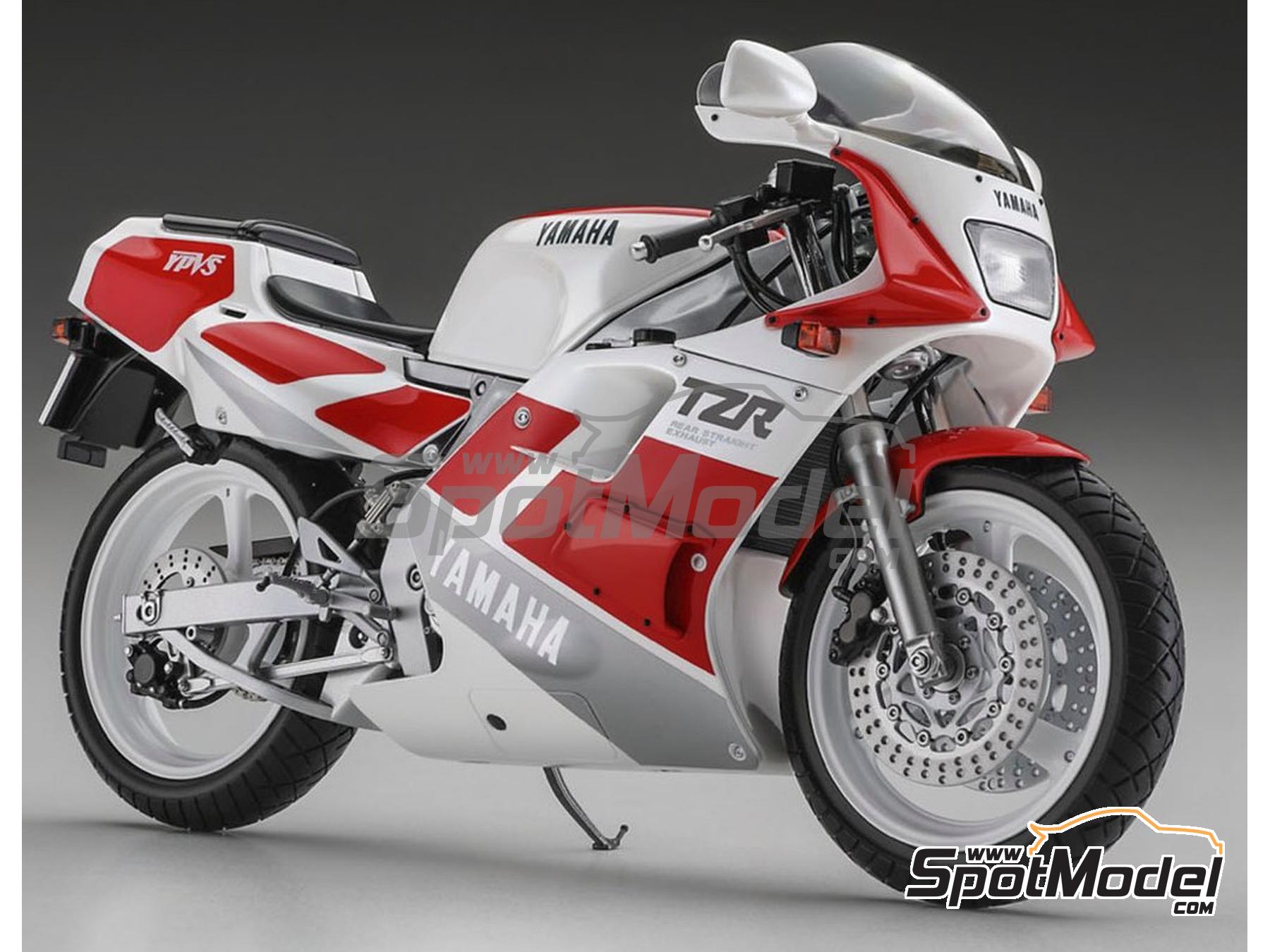 Hasegawa 21517: Motorbike scale model kit 1/12 scale - Yamaha