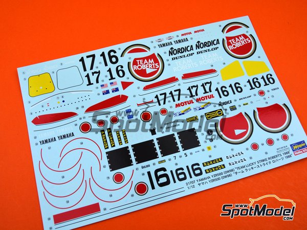 Image 6: Yamaha YZR500 0W98 Roberts Team sponsored by Lucky Strike - Motorcycle World Championship 1988 | Motorbike scale model kit in 1/12 scale manufactured by Hasegawa (ref.&nbsp;21707, also 4967834217072)
