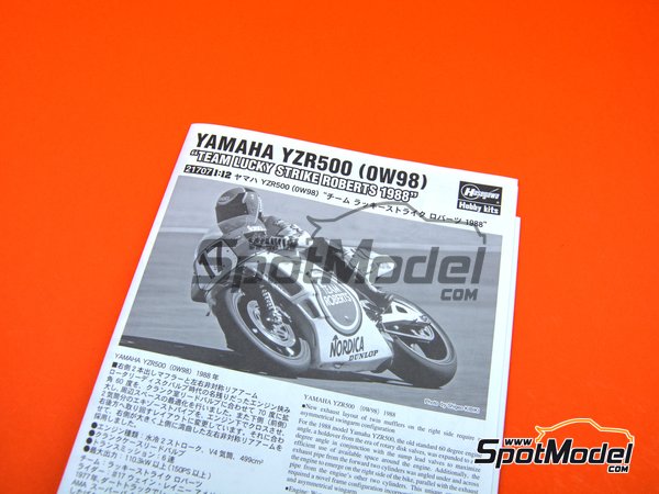 Image 7: Yamaha YZR500 0W98 Roberts Team sponsored by Lucky Strike - Motorcycle World Championship 1988 | Motorbike scale model kit in 1/12 scale manufactured by Hasegawa (ref.&nbsp;21707, also 4967834217072)