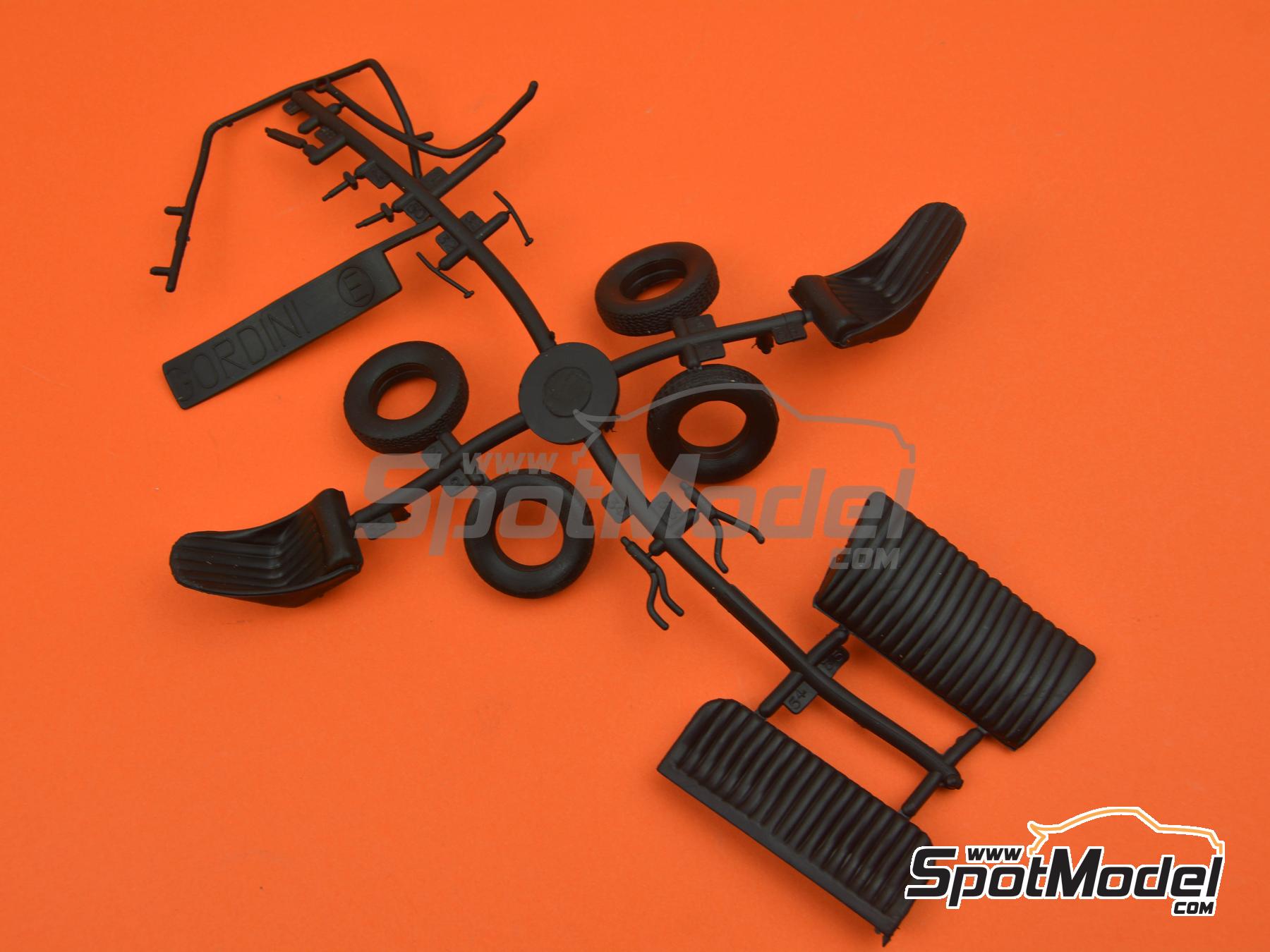 Image 5: Renault Estafette and Renault R8 Gordini Gordini Racing Team | Car scale model kit in 1/24 scale manufactured by Heller (ref.&nbsp;50328, also 3279510503289)