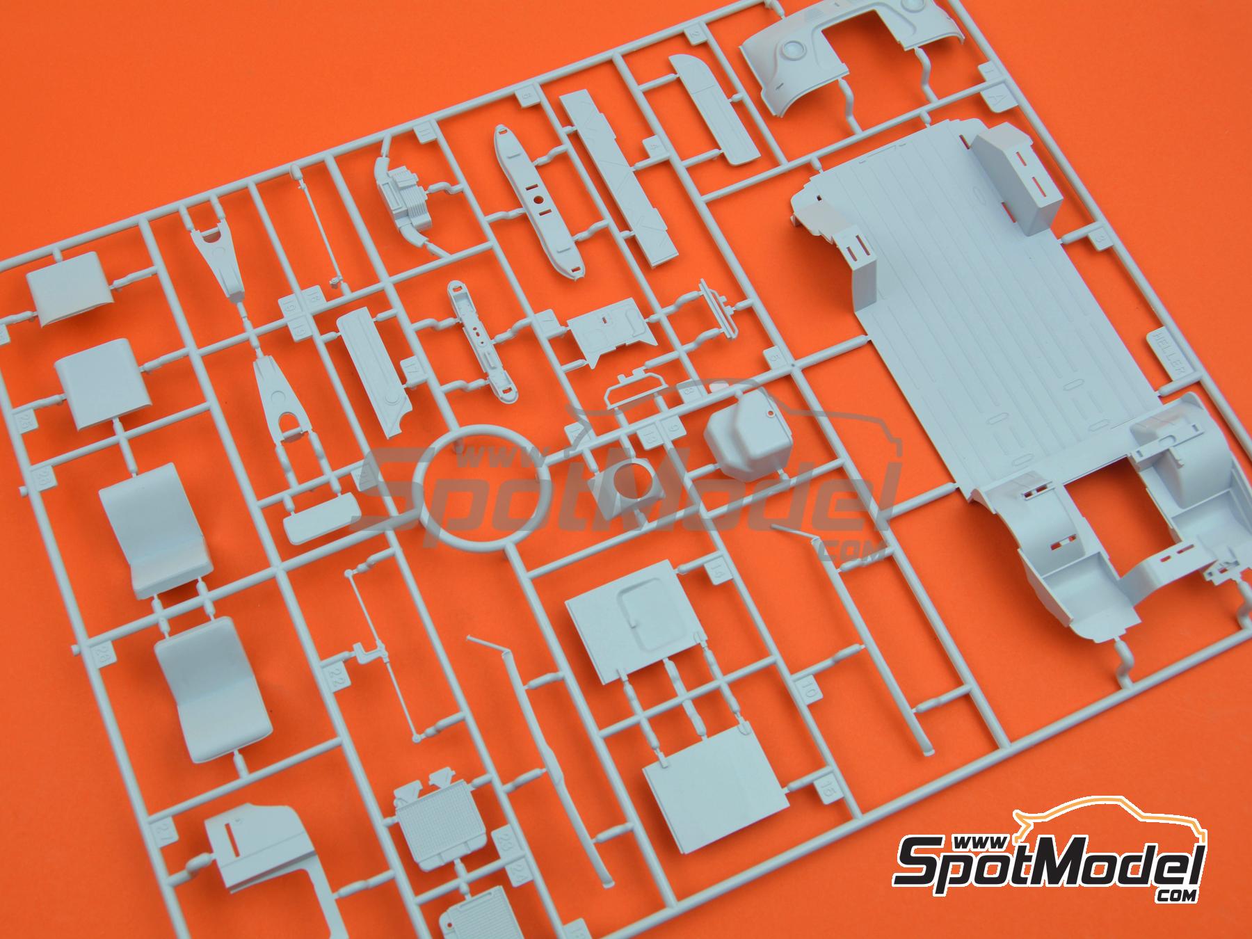 Image 12: Renault Estafette and Renault R8 Gordini Gordini Racing Team | Car scale model kit in 1/24 scale manufactured by Heller (ref.&nbsp;50328, also 3279510503289)