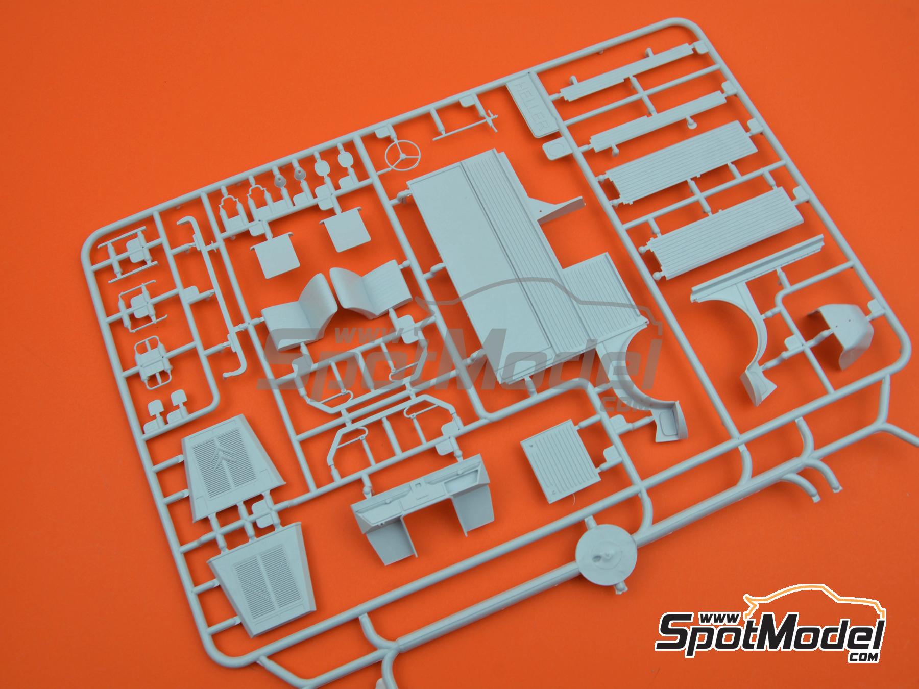 Image 4: Citroën HY and goods trailer | Van scale model kit in 1/24 scale manufactured by Heller (ref. 50331, also 3279510503319)