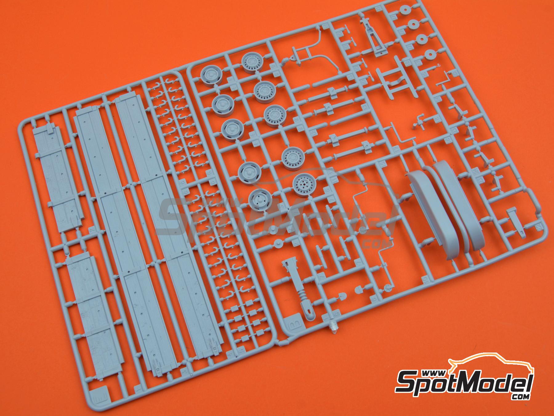 Image 9: Citroën HY and goods trailer | Van scale model kit in 1/24 scale manufactured by Heller (ref. 50331, also 3279510503319)
