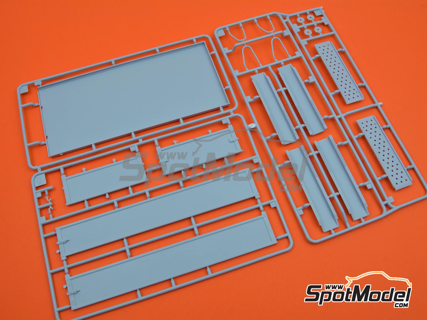 Image 10: Citroën HY and goods trailer | Van scale model kit in 1/24 scale manufactured by Heller (ref. 50331, also 3279510503319)