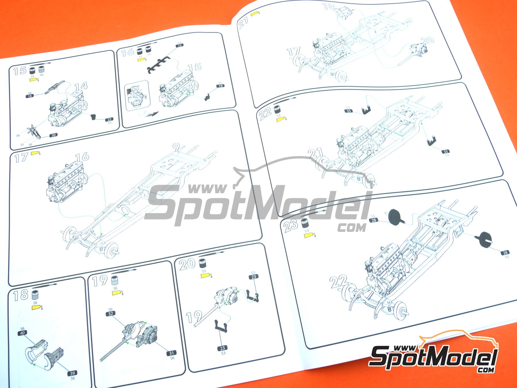 Image 13: Mercedes 500 K Special Roadster -  1934 | Maqueta de coche en escala 1/24 fabricado por Heller (ref. 80710, tambien 3279510807103)