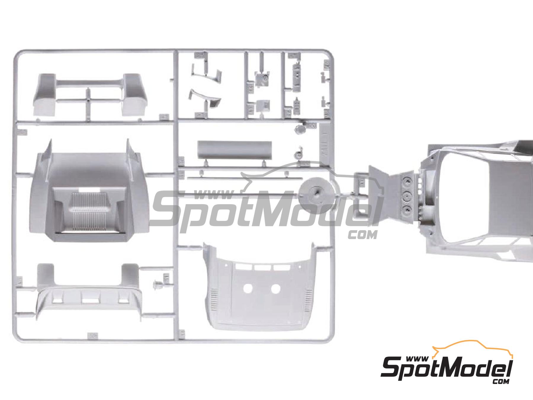 Image 5: Lancia Beta Montecarlo Turbo Jolly Club Team sponsored by Lubrifilm, CS Computer Systems - 24 Hours Le Mans 1981 | Car scale model kit in 1/24 scale manufactured by Heller (ref.&nbsp;80741, also 3279510807417)