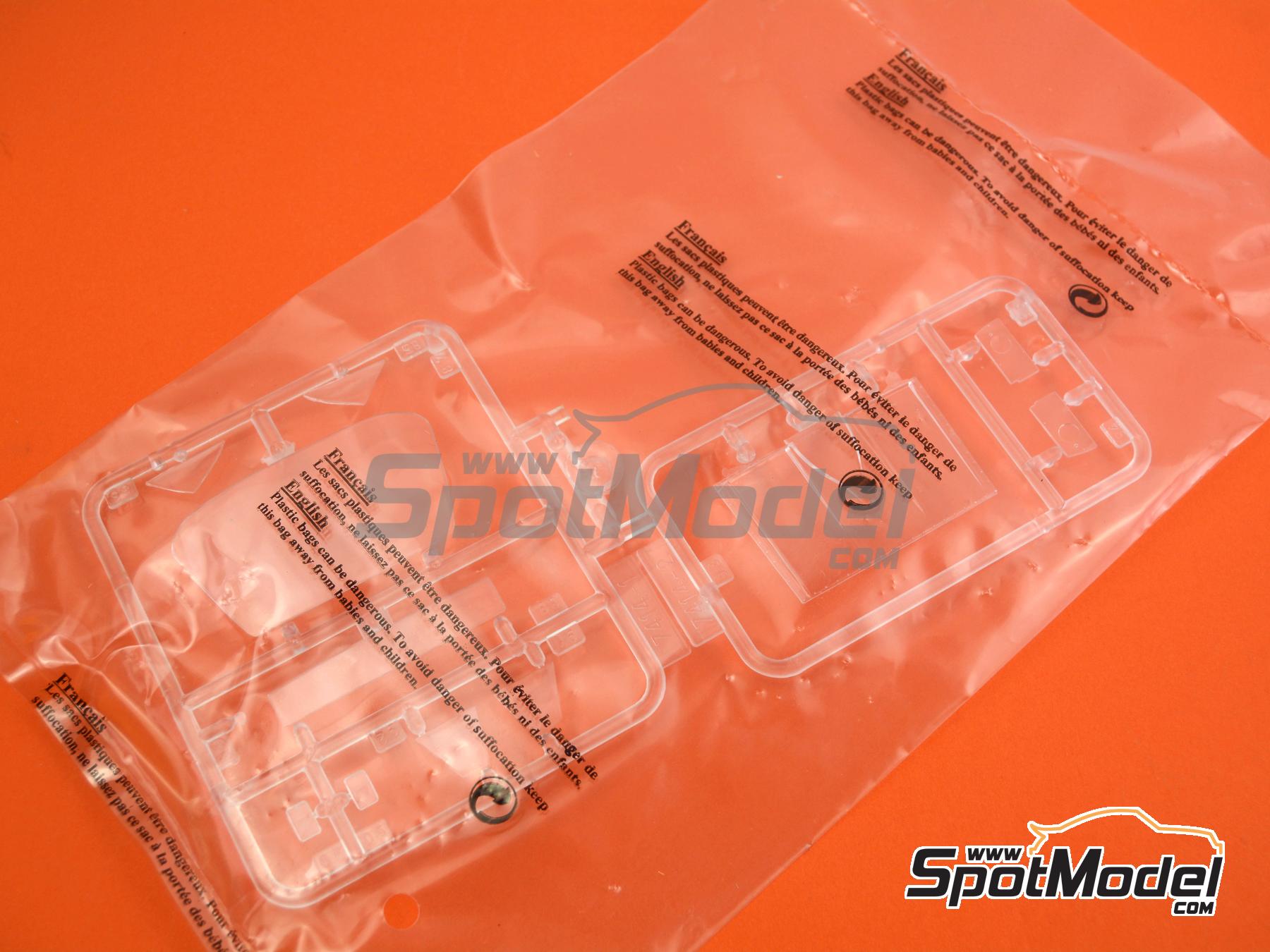 Image 9: Lancia Beta Montecarlo Turbo Jolly Club Team sponsored by Lubrifilm, CS Computer Systems - 24 Hours Le Mans 1981 | Car scale model kit in 1/24 scale manufactured by Heller (ref.&nbsp;80741, also 3279510807417)