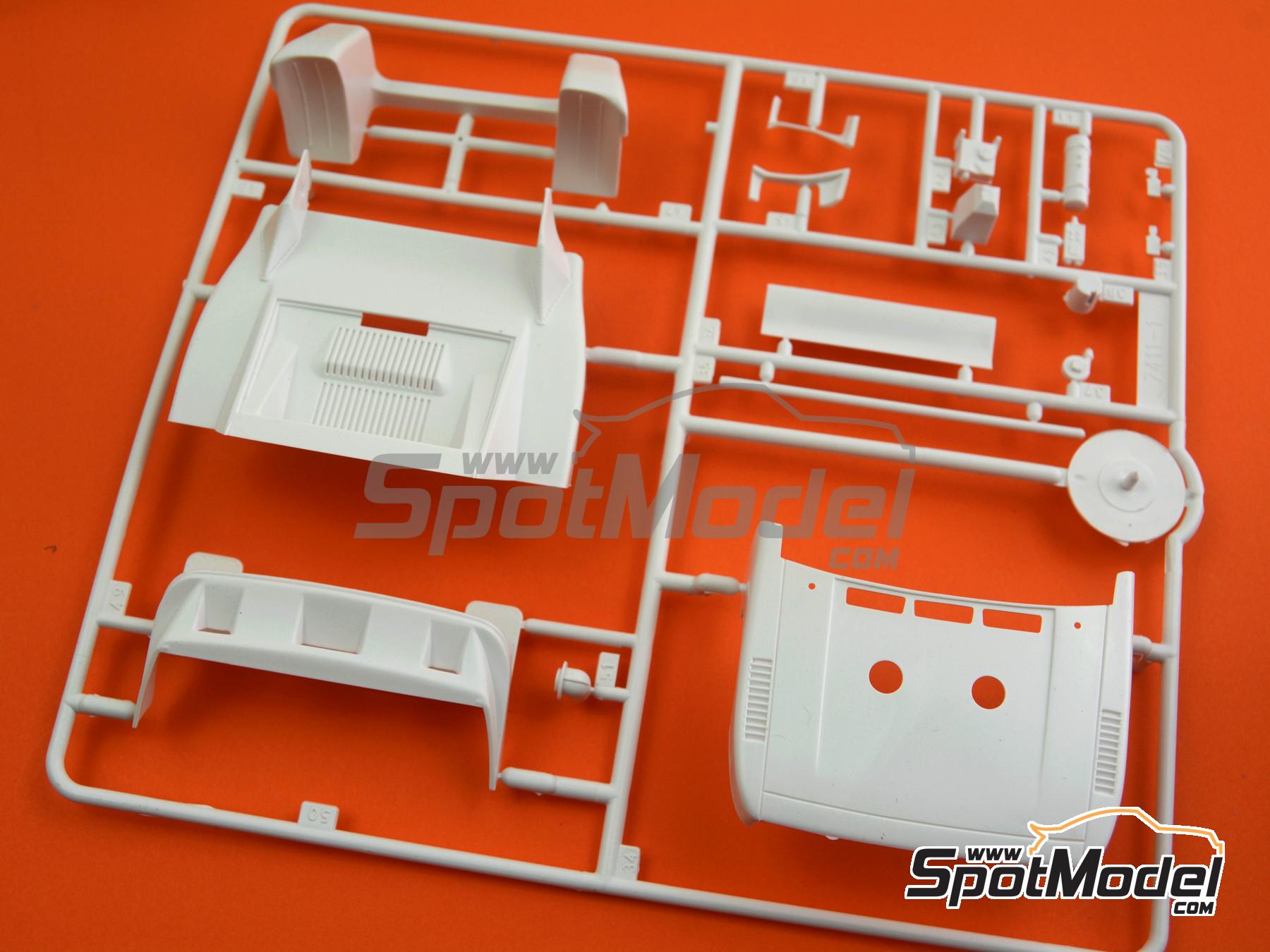 Image 13: Lancia Beta Montecarlo Turbo Jolly Club Team sponsored by Lubrifilm, CS Computer Systems - 24 Hours Le Mans 1981 | Car scale model kit in 1/24 scale manufactured by Heller (ref.&nbsp;80741, also 3279510807417)
