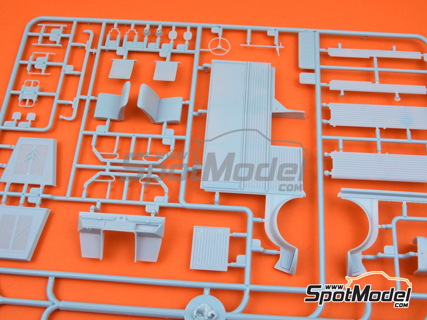 Image 2: Citro&euml;n Type HY -  1957 - 1964 | Maqueta de furgoneta en escala&nbsp;1/24 fabricado por Heller (ref.&nbsp;80744, tambien 3279510807448)