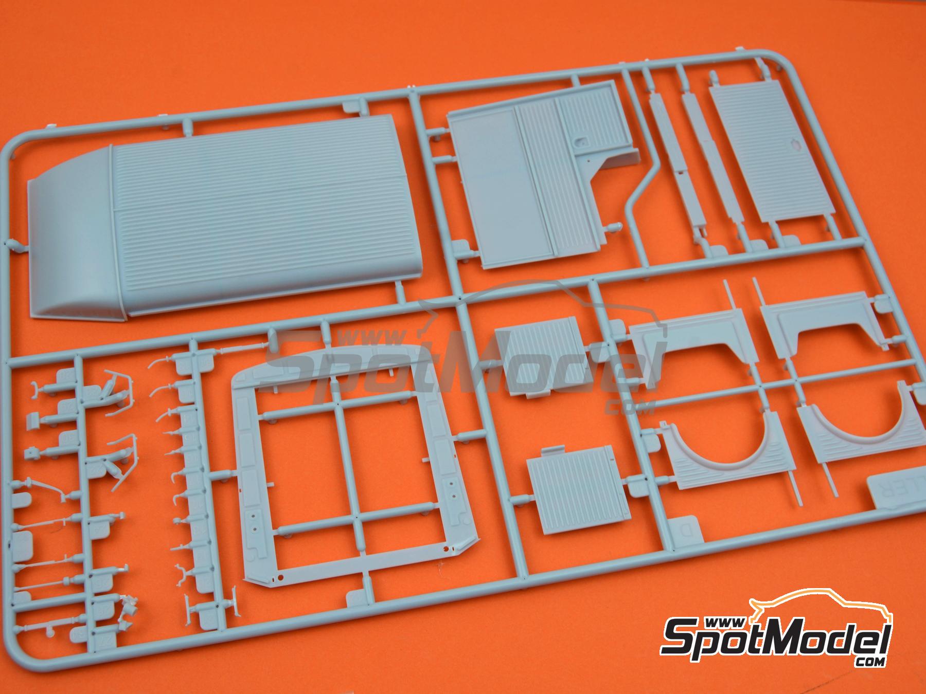 Image 3: Citro&euml;n Type HY -  1957 - 1964 | Maqueta de furgoneta en escala&nbsp;1/24 fabricado por Heller (ref.&nbsp;80744, tambien 3279510807448)