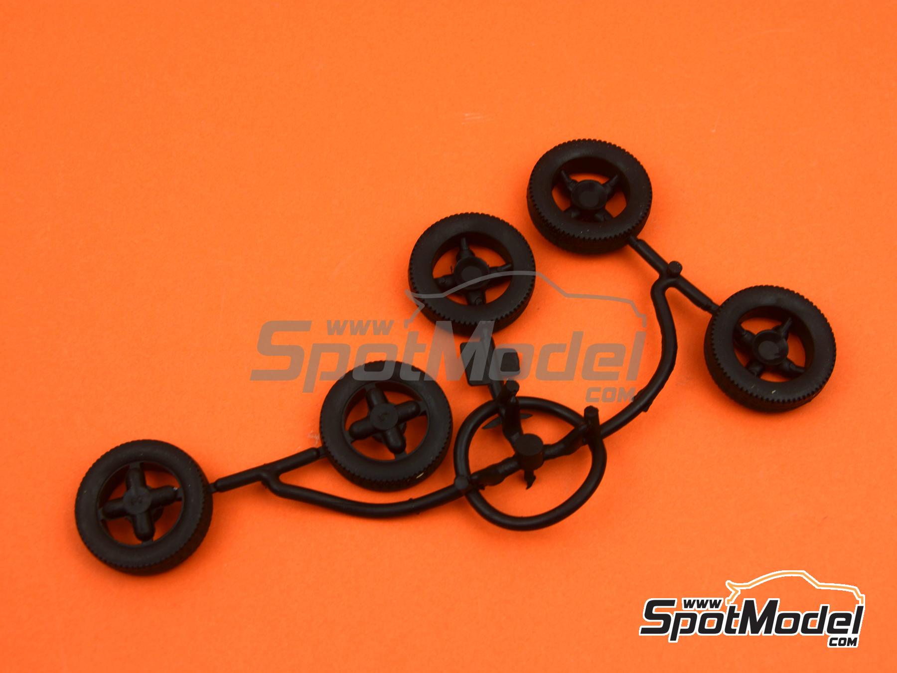 Image 6: Citro&euml;n Type HY -  1957 - 1964 | Maqueta de furgoneta en escala&nbsp;1/24 fabricado por Heller (ref.&nbsp;80744, tambien 3279510807448)