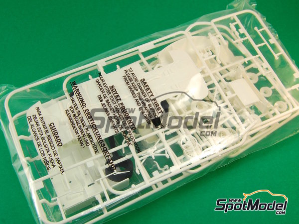 Image 2: Subaru Impreza WRC - Chypre Rally 2003 | Model car kit in 1/24 scale manufactured by Heller (ref.&nbsp;80750)