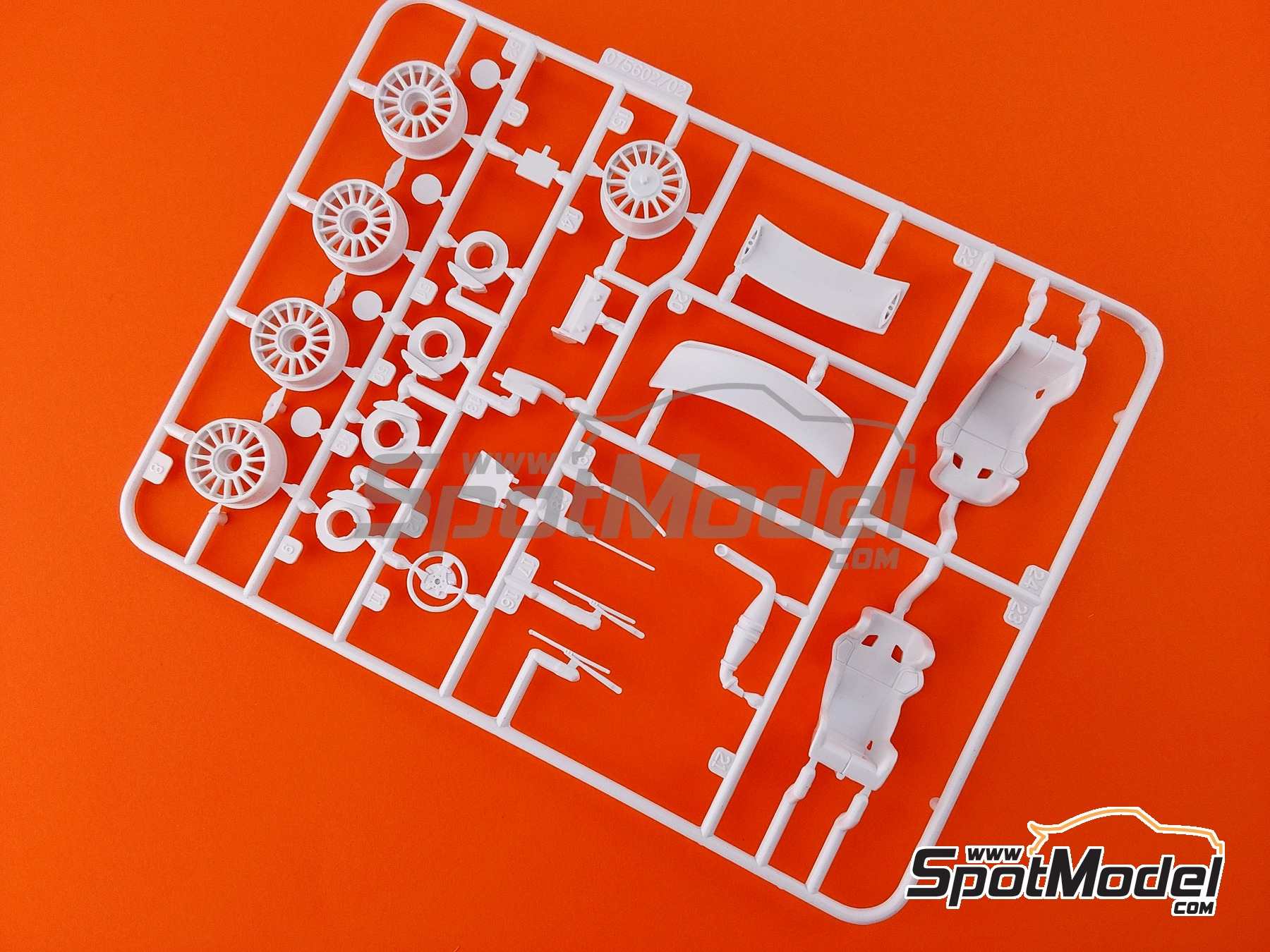 Image 3: Citroen C4 WRC | Maqueta de coche en escala 1/24 fabricado por Heller (ref. 80756, tambien 3279510807561)