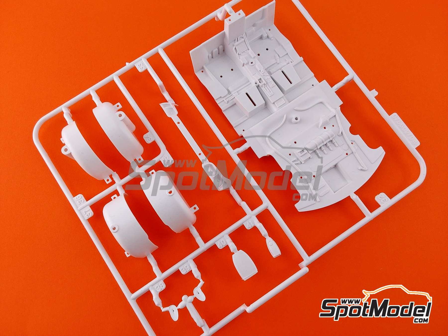 Image 6: Citroen C4 WRC | Maqueta de coche en escala 1/24 fabricado por Heller (ref. 80756, tambien 3279510807561)