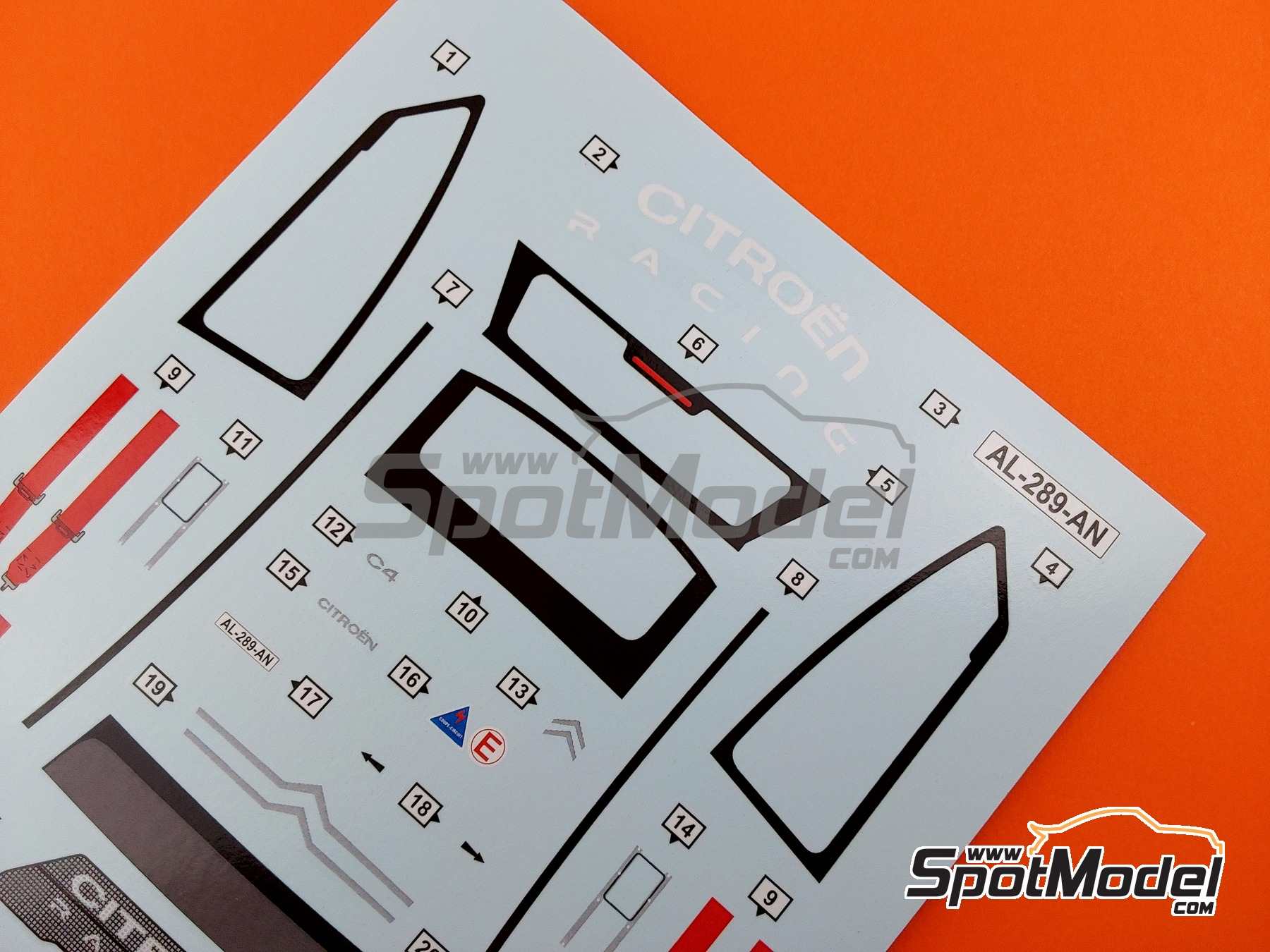 Image 16: Citroen C4 WRC | Maqueta de coche en escala 1/24 fabricado por Heller (ref. 80756, tambien 3279510807561)