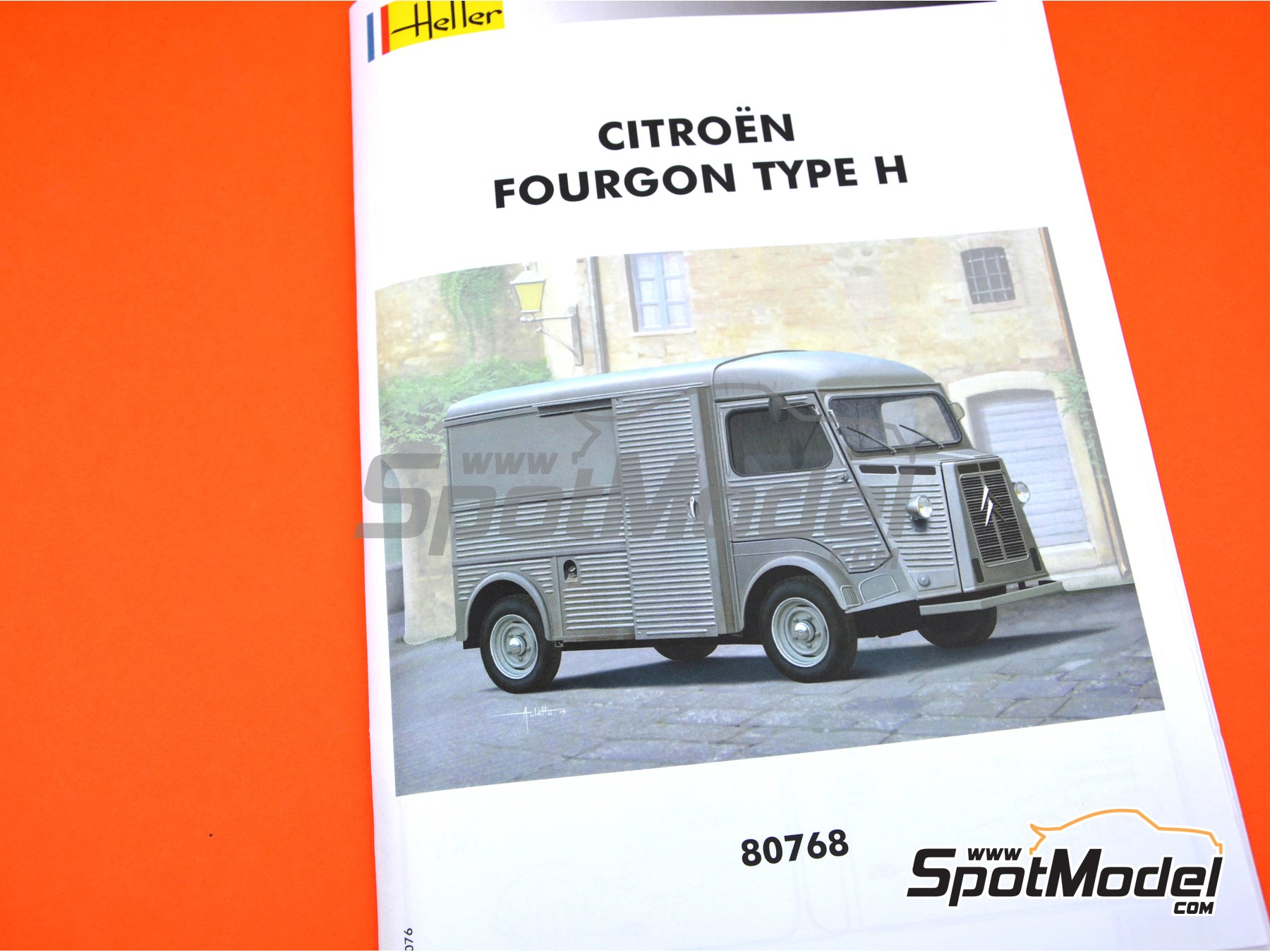 Image 6: Citro&euml;n Type H | Maqueta de furgoneta en escala&nbsp;1/24 fabricado por Heller (ref.&nbsp;80768, tambien 3279510807684)