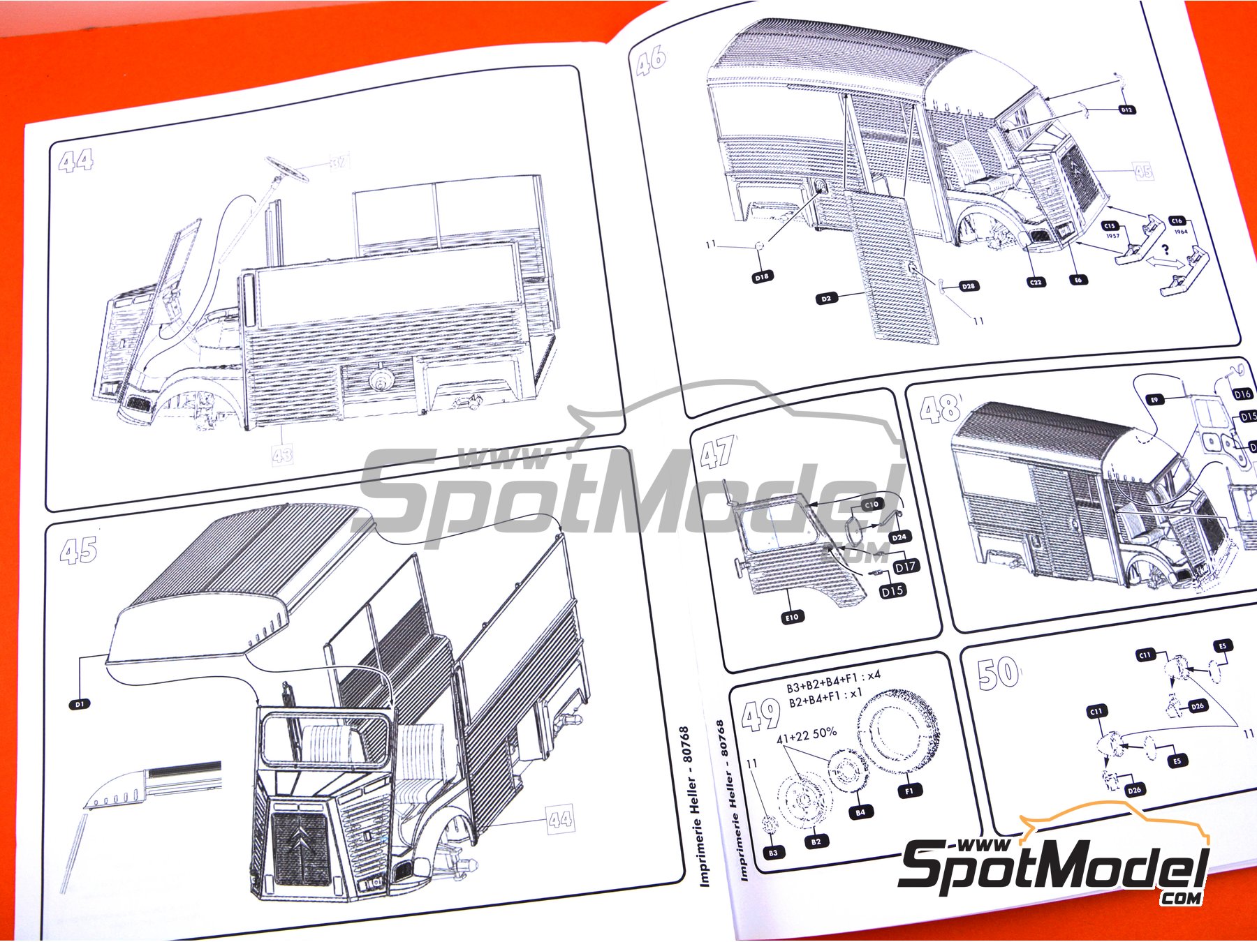 Image 8: Citro&euml;n Type H | Maqueta de furgoneta en escala&nbsp;1/24 fabricado por Heller (ref.&nbsp;80768, tambien 3279510807684)