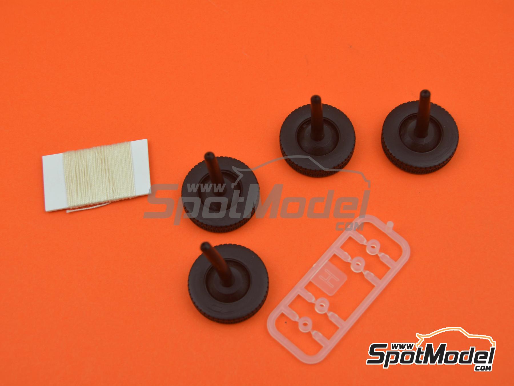 Image 3: Remolque de transporte de automóviles | Maqueta de remolque en escala 1/24 fabricado por Heller (ref. 80774, tambien 3279510807745)