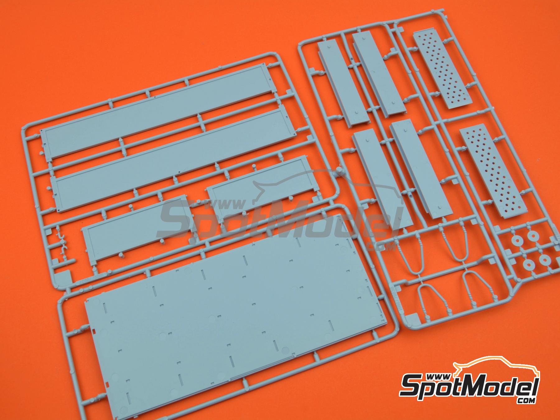 Image 5: Goods Trailer | Trailer scale model kit in 1/24 scale manufactured by Heller (ref. 80778, also 3279510807783)