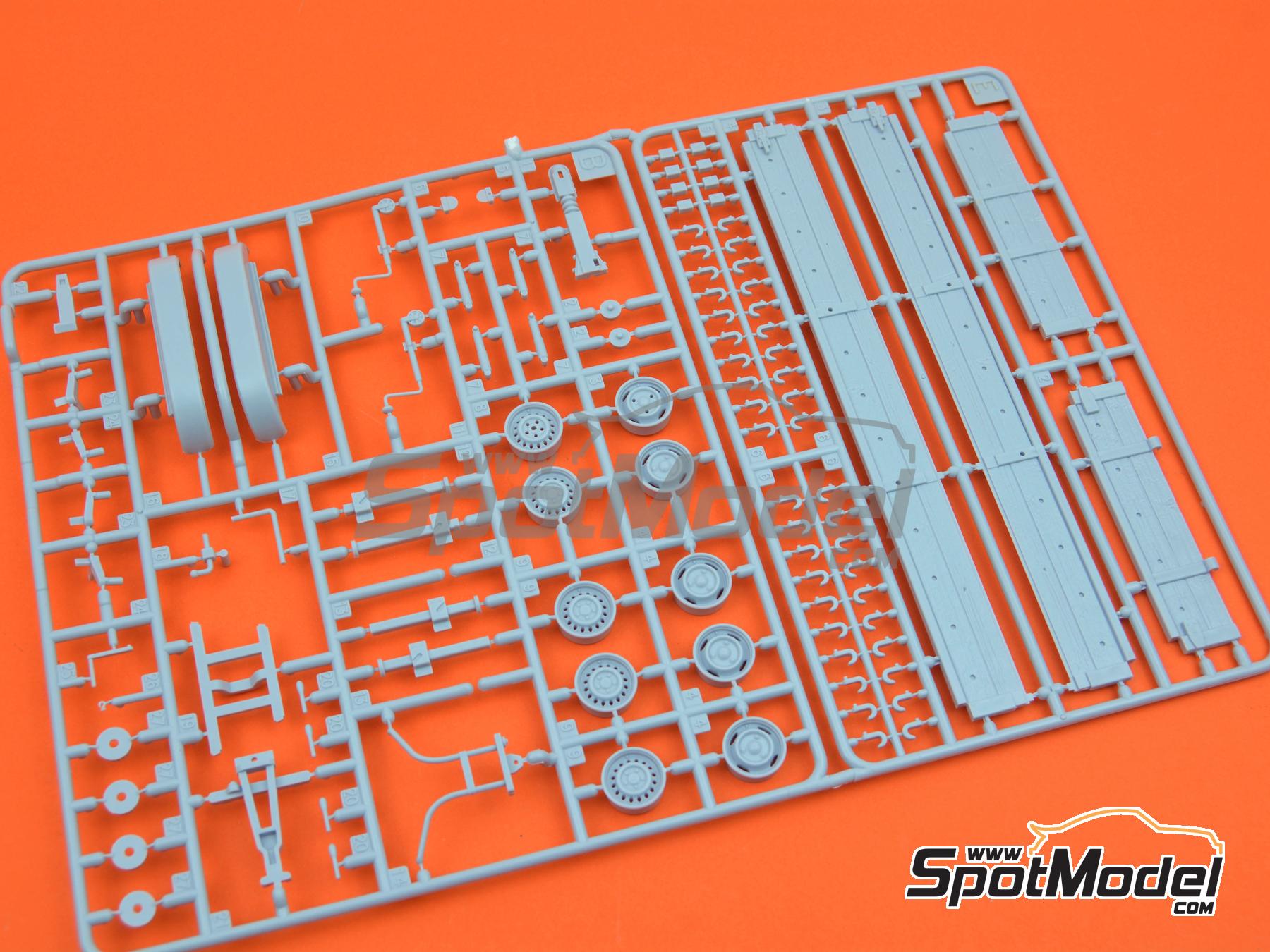 Image 6: Goods Trailer | Trailer scale model kit in 1/24 scale manufactured by Heller (ref. 80778, also 3279510807783)