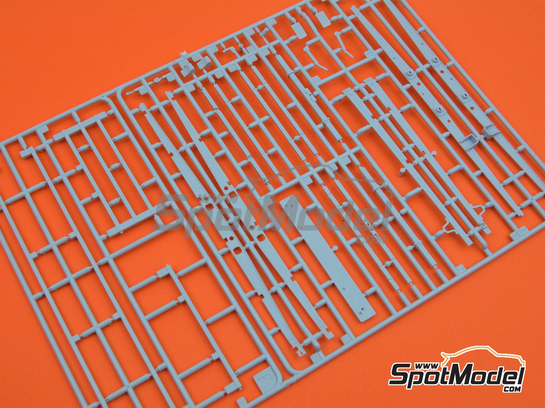 Image 7: Goods Trailer | Trailer scale model kit in 1/24 scale manufactured by Heller (ref. 80778, also 3279510807783)