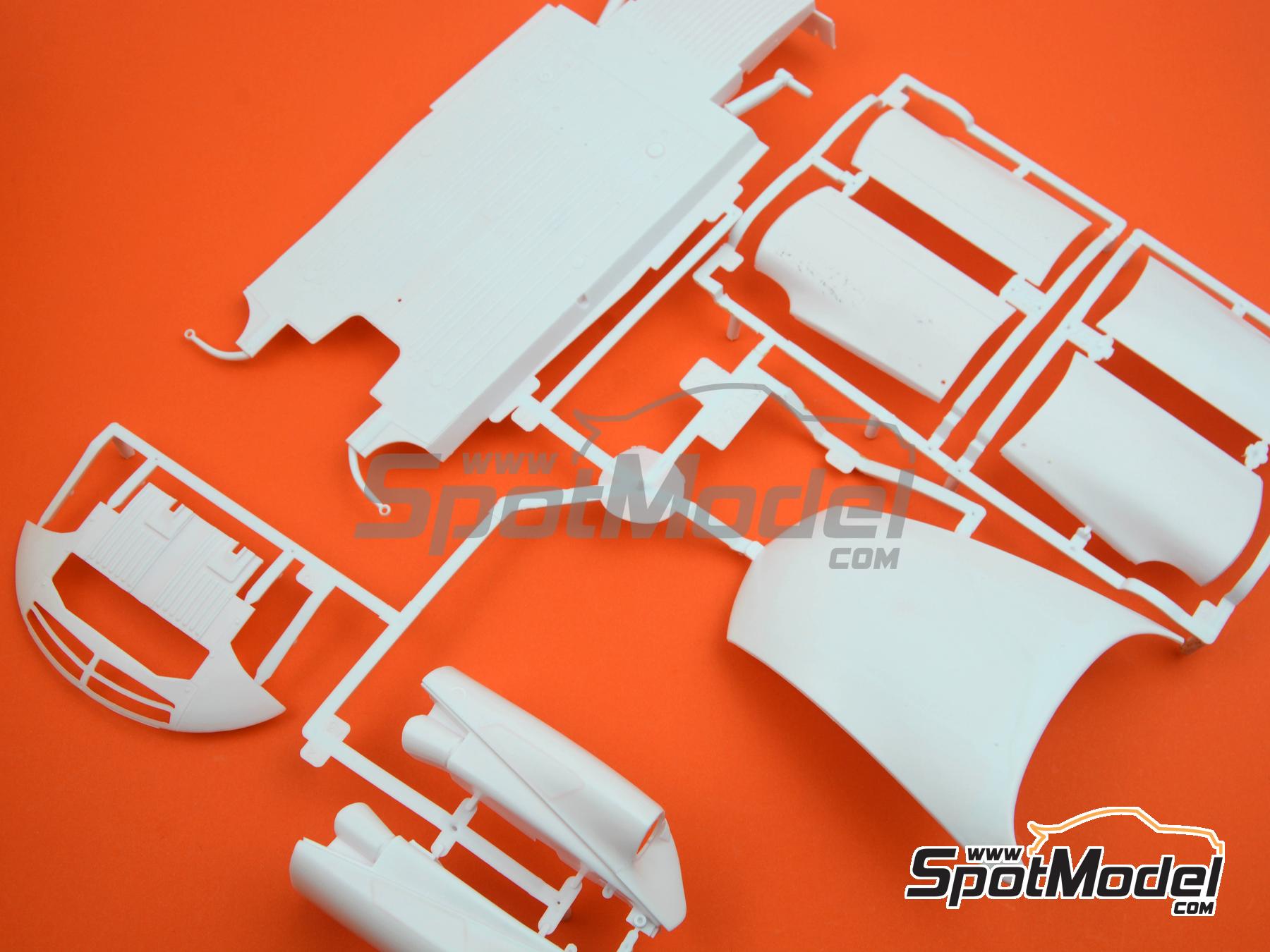 Image 13: Citro&euml;n DS 19 Berline | Car scale model kit in 1/16 scale manufactured by Heller (ref.&nbsp;80795, also 3279510807950)