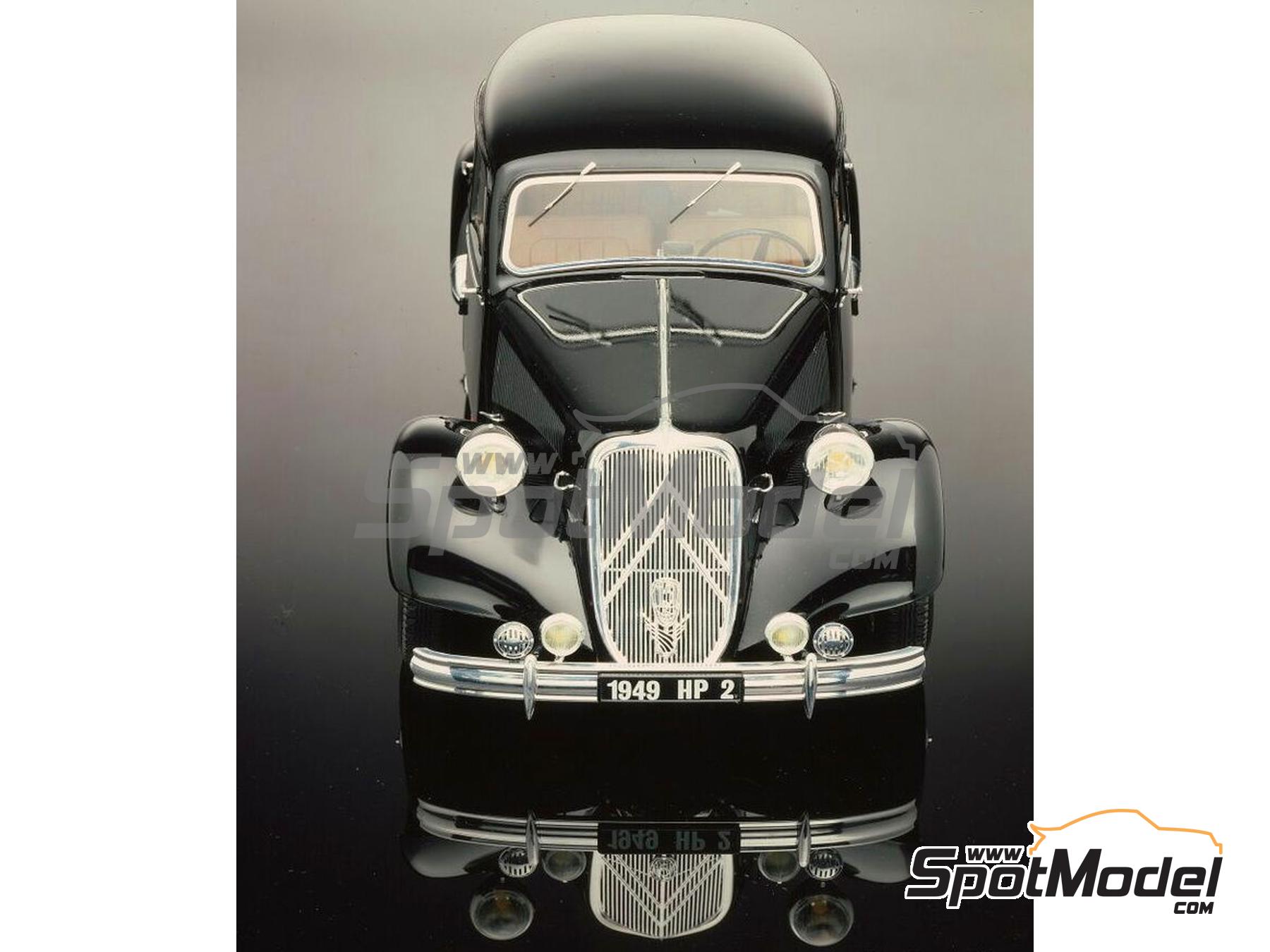 CITROEN 15CV TA (1938) & フレイムデザイン車セット Heller 80799: Car scale model kit 1/8 scale - Citroën 15CV